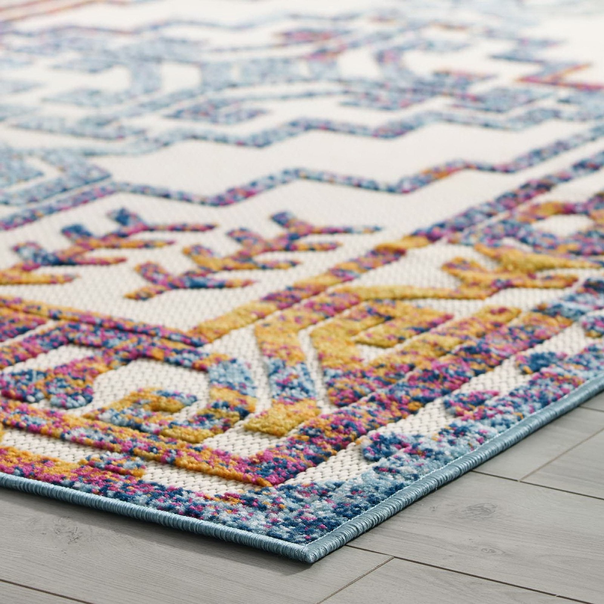 Reflect Nyssa Distressed Geometric Southwestern Aztec 5x8 Indoor/Outdoor Area Rug