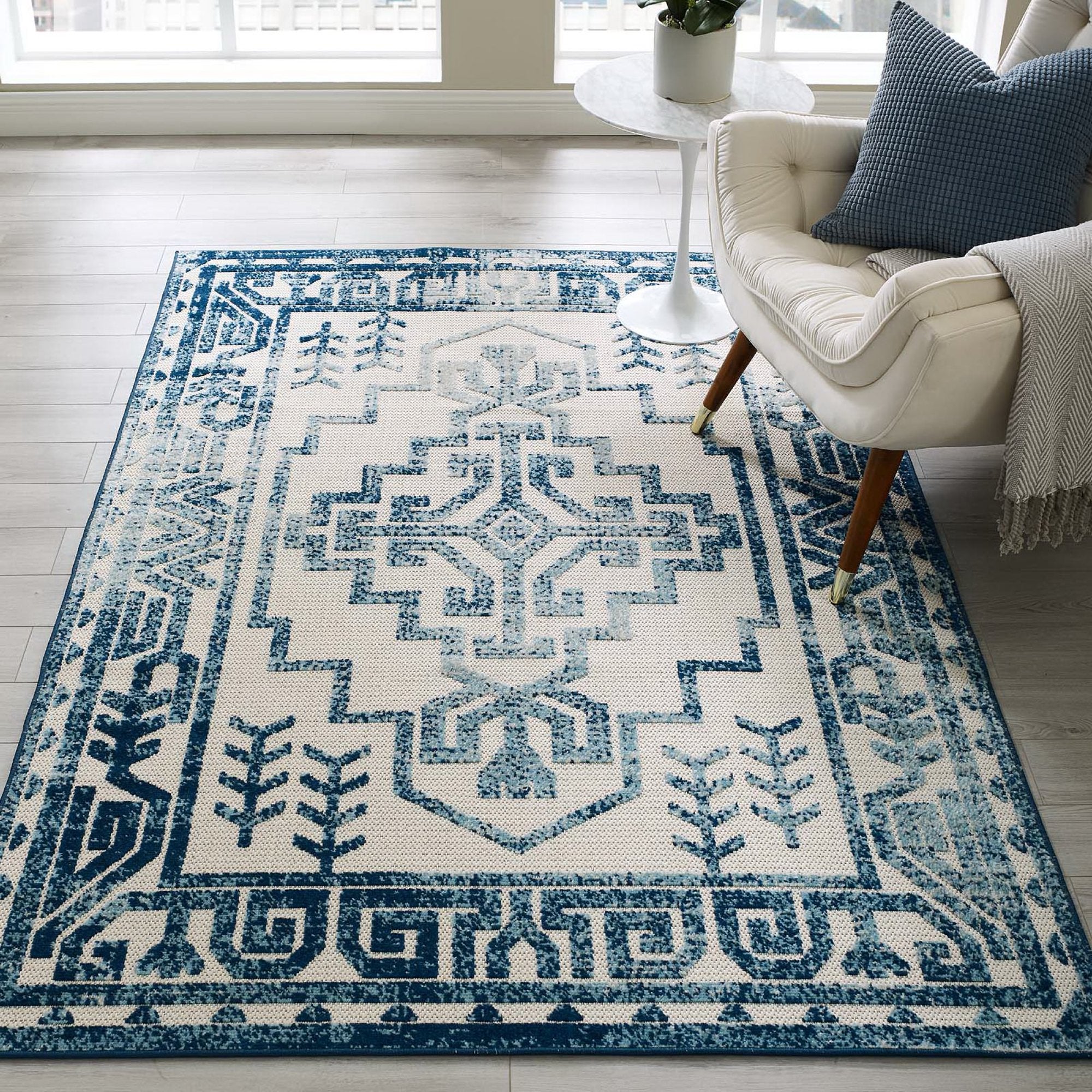 Reflect Nyssa Distressed Geometric Southwestern Aztec 5x8 Indoor/Outdoor Area Rug