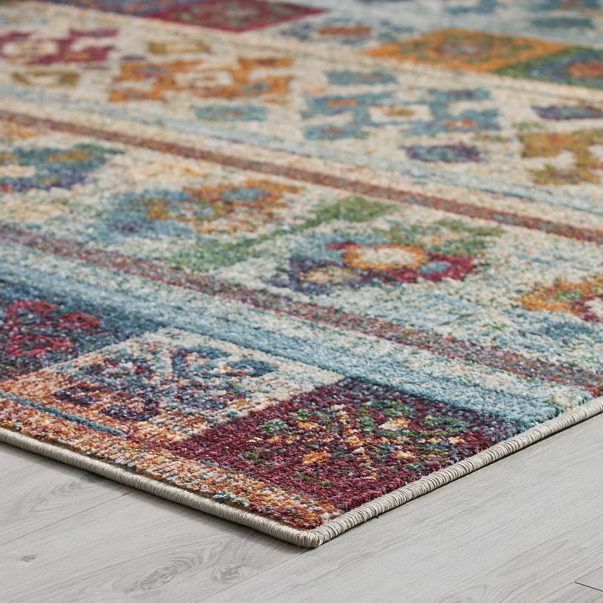 Tribute Nala Distressed Vintage Floral Lattice 5x8 Area Rug