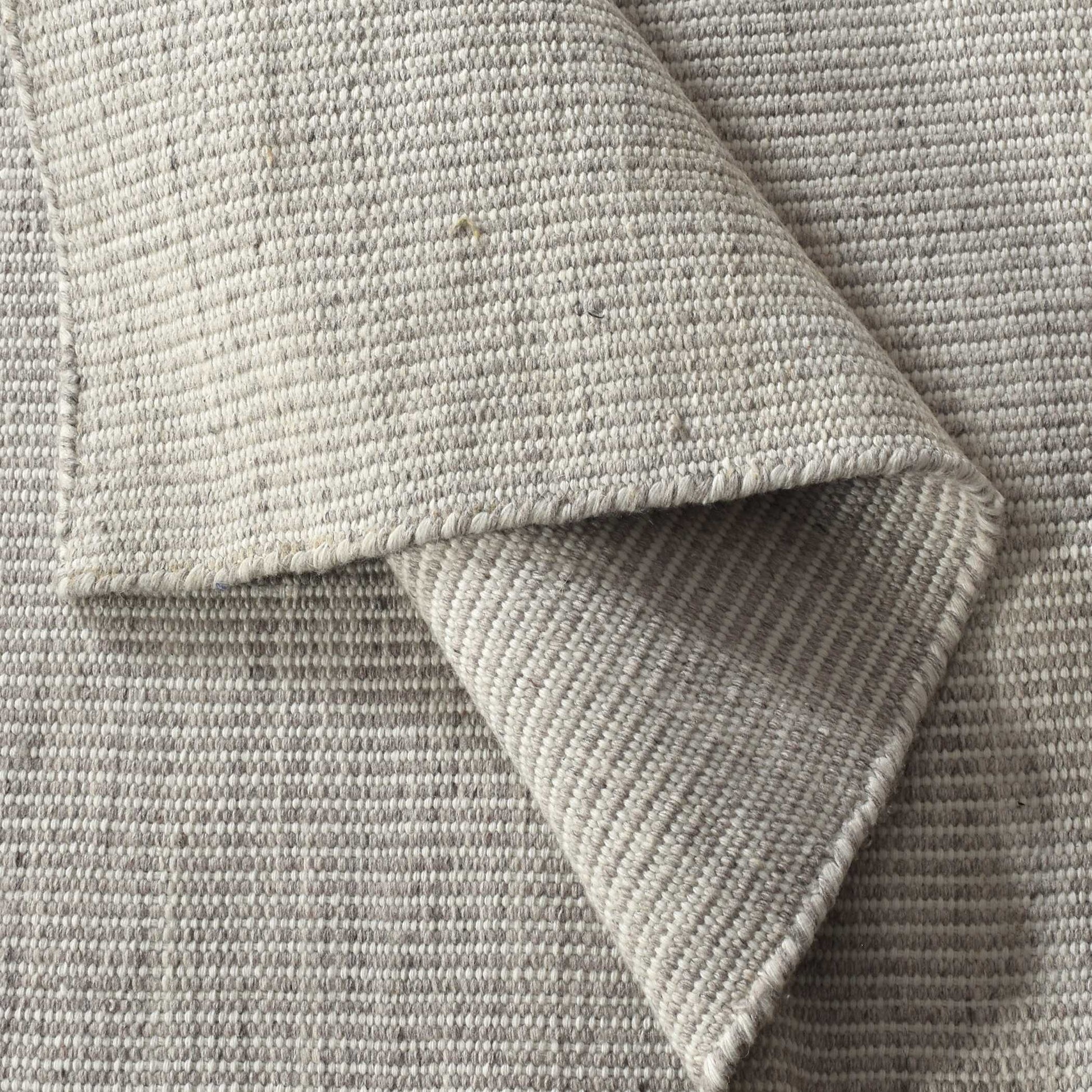 Uttermost Scranto Gray Indoor-Outdoor 5 X 8 Rug