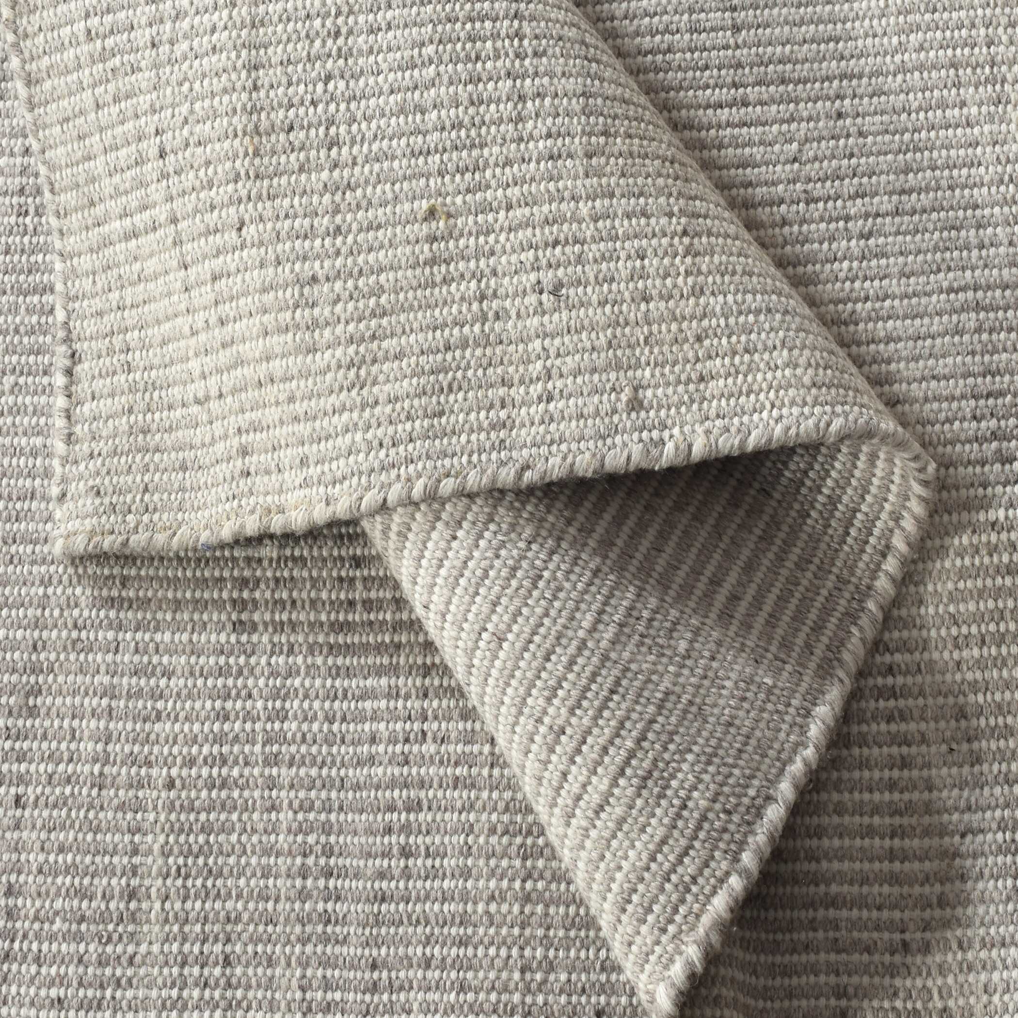 Uttermost Scranto Gray Indoor-Outdoor 5 X 8 Rug