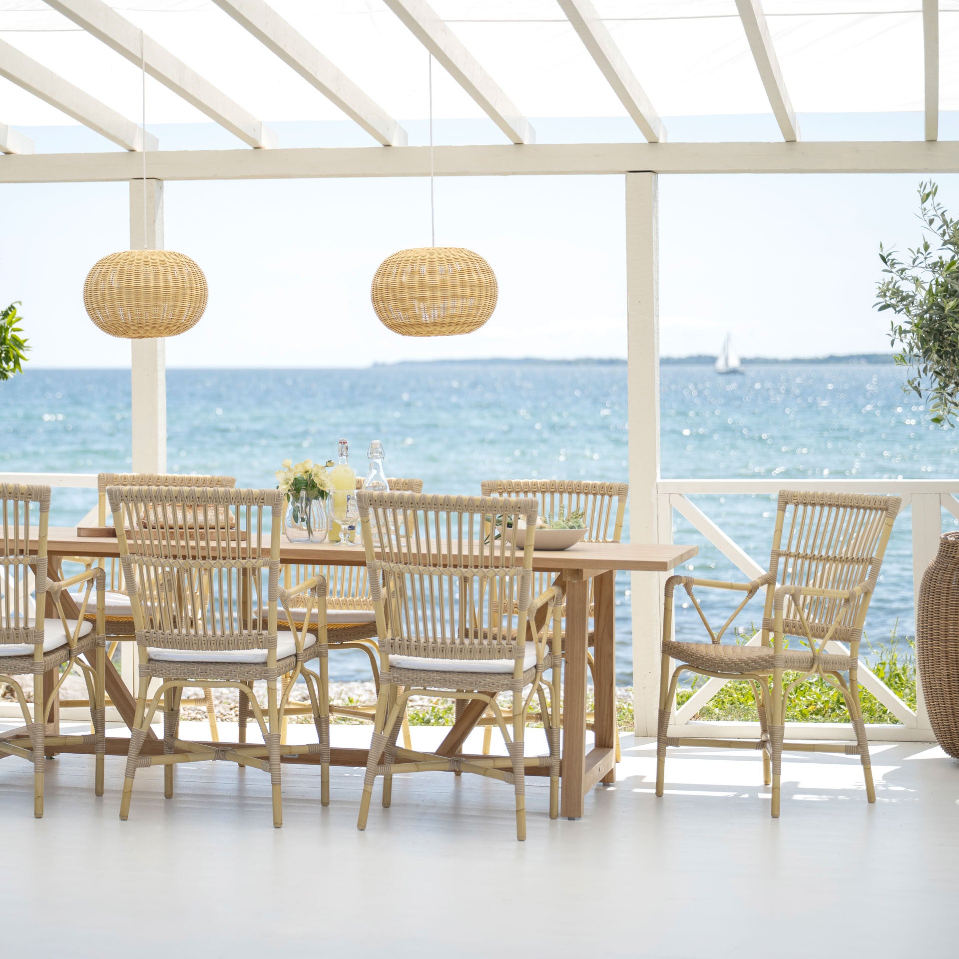 Piano Arm Chair Exterior by Sika Design - view 3