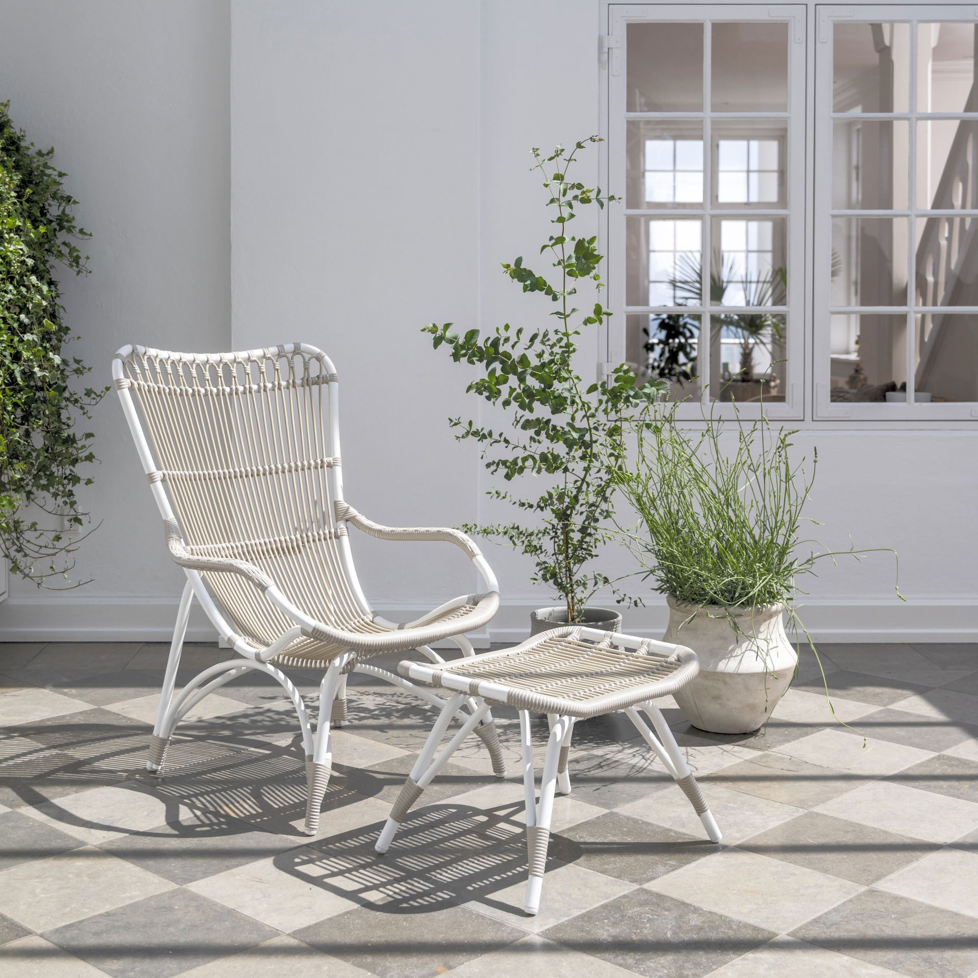 Monet Foot Stool Exterior by Sika Design - view 3
