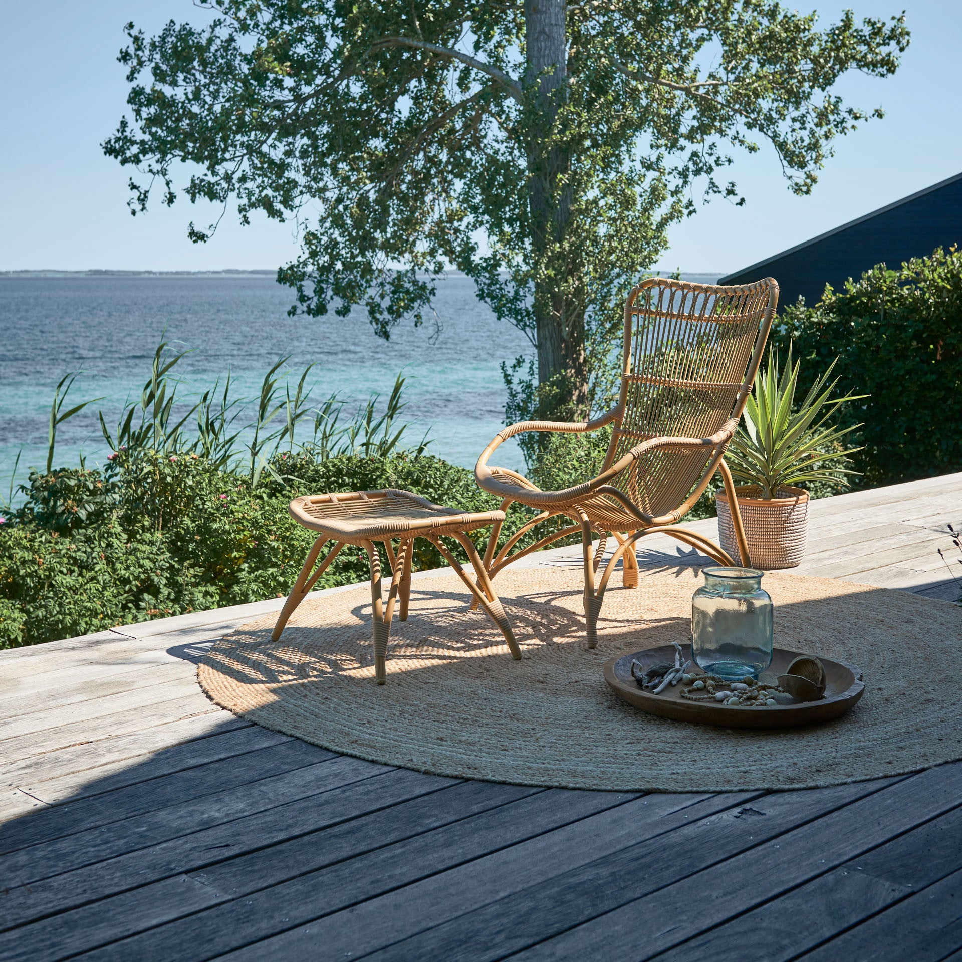 Monet Foot Stool Exterior by Sika Design - view 8