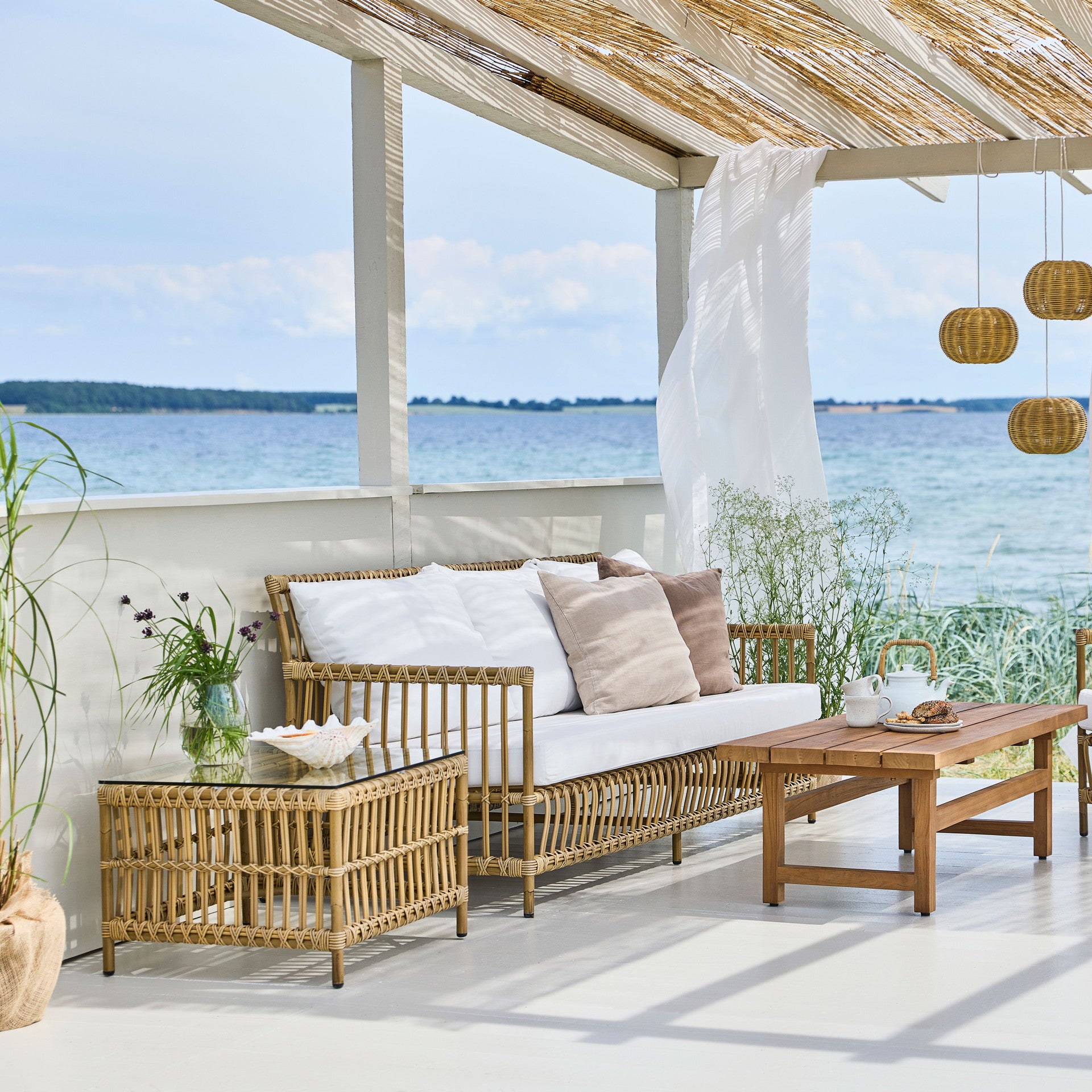 Caroline Sofa Exterior by Sika Design - view 2
