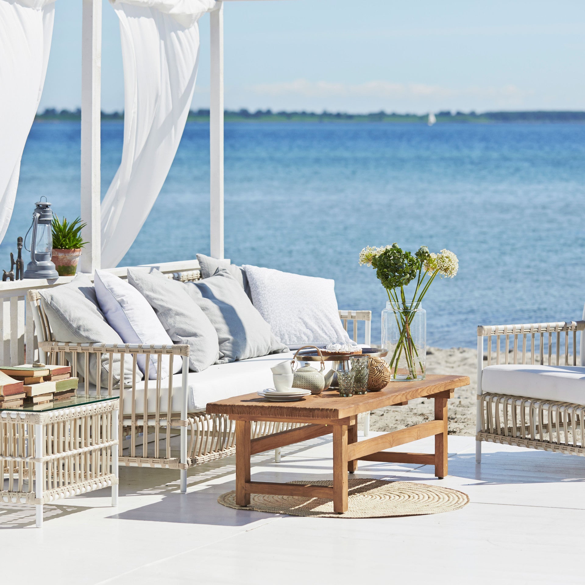 Caroline Sofa Exterior by Sika Design - view 4