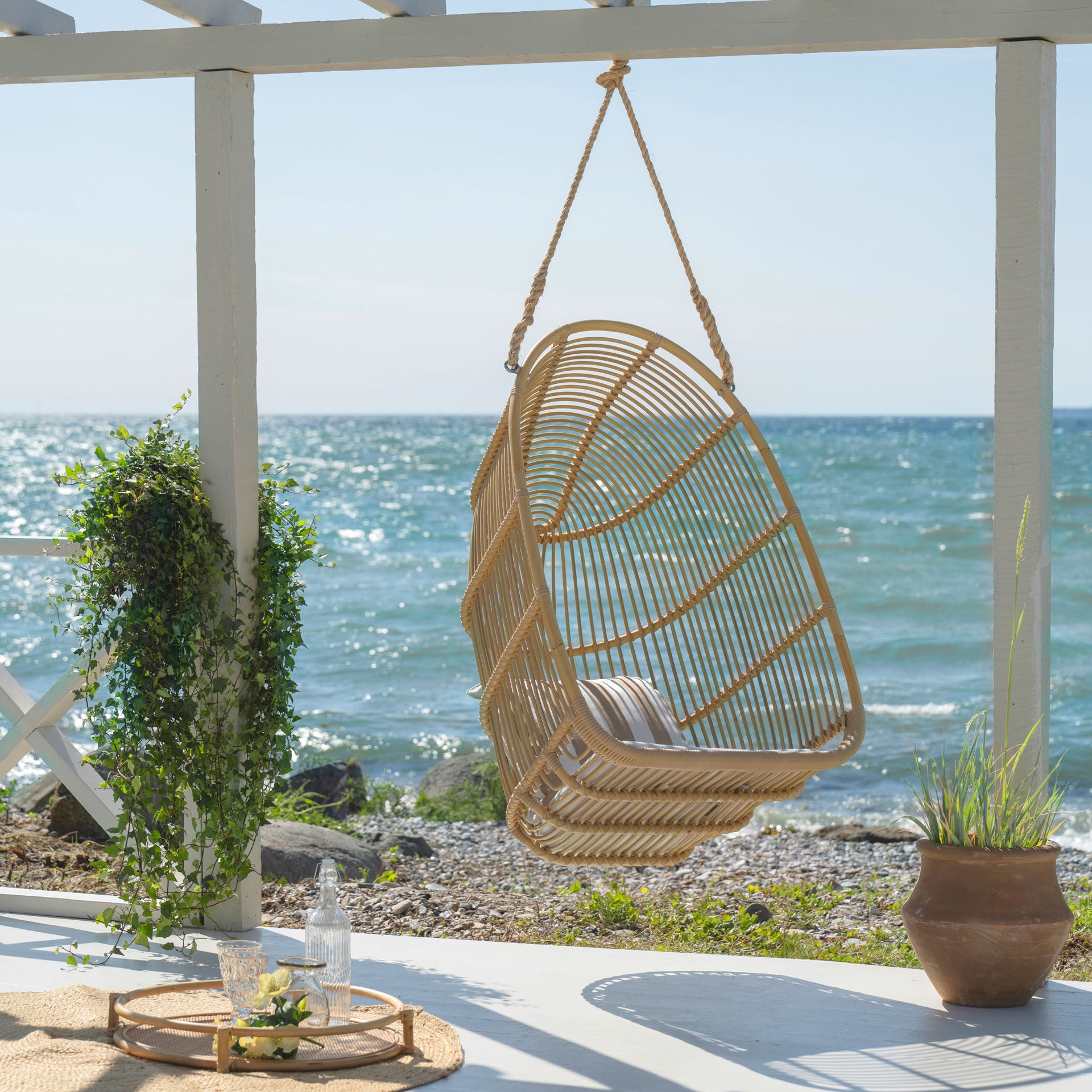 Renoir Hanging Chair Exterior by Sika Design - view 2