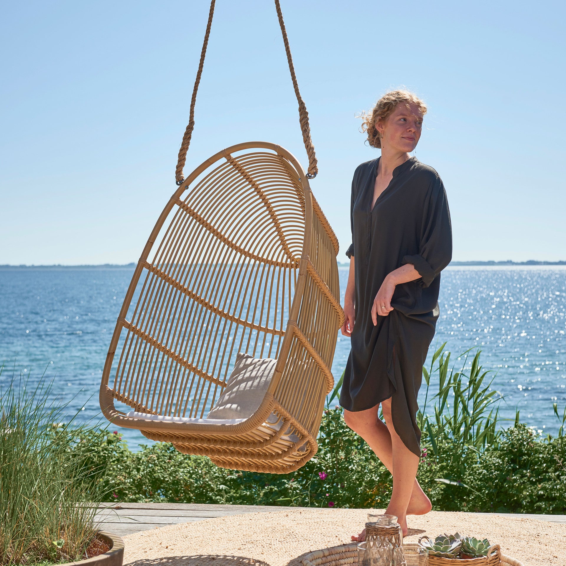 Renoir Hanging Chair Exterior by Sika Design - view 6