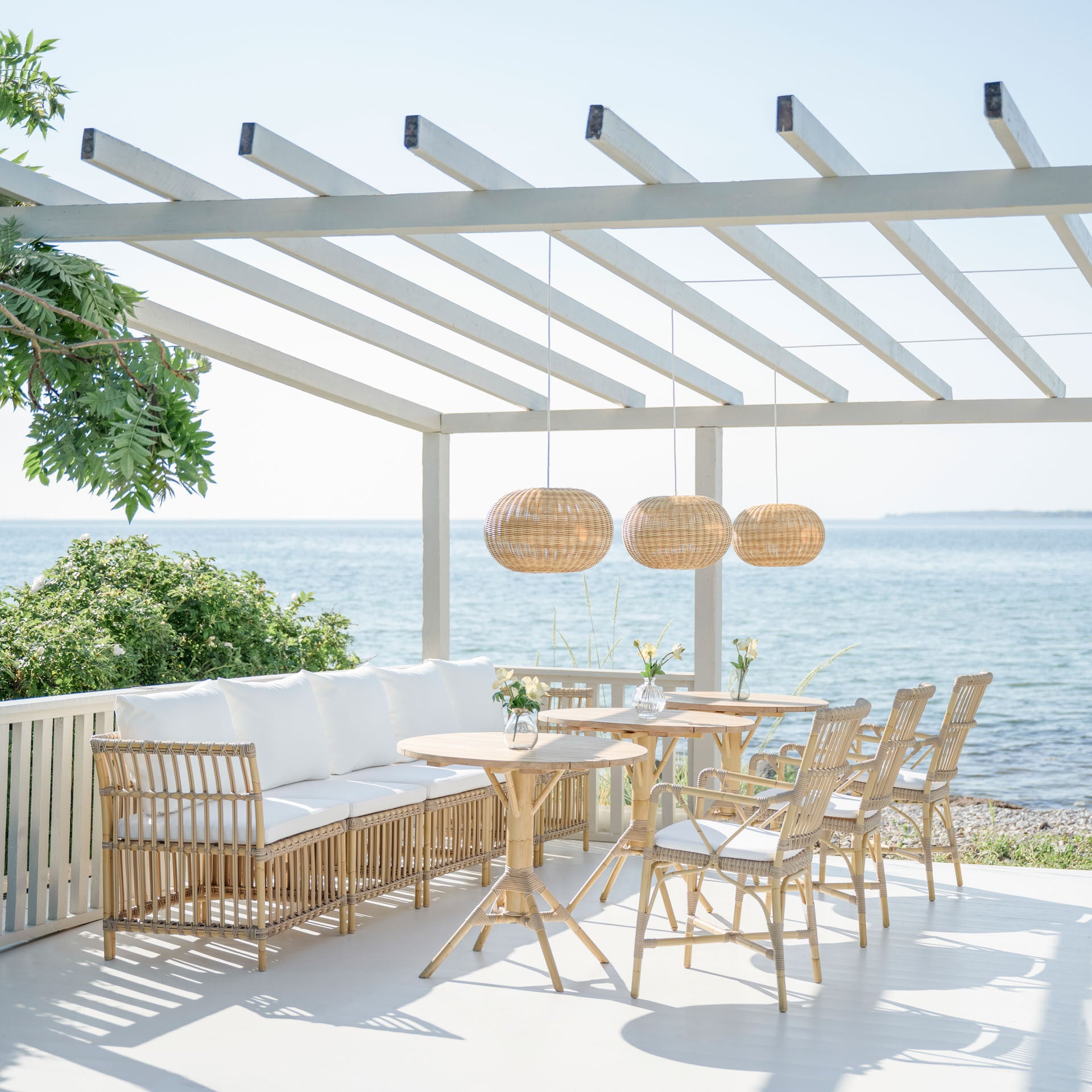 Nicole Cafe 31.5" Round Table by Sika Design - view 2