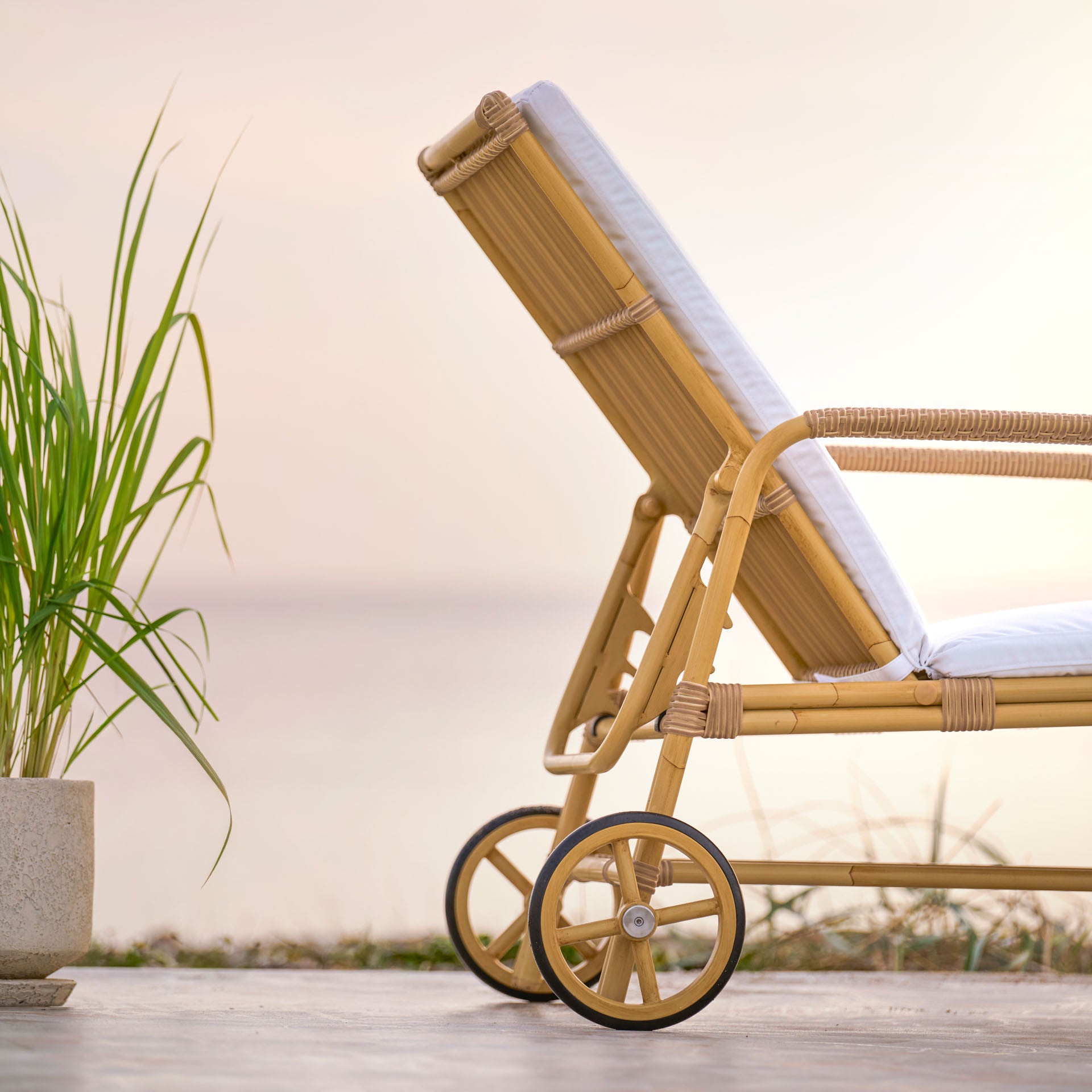 Josephine Sunbed Exterior by Sika Design - view 4