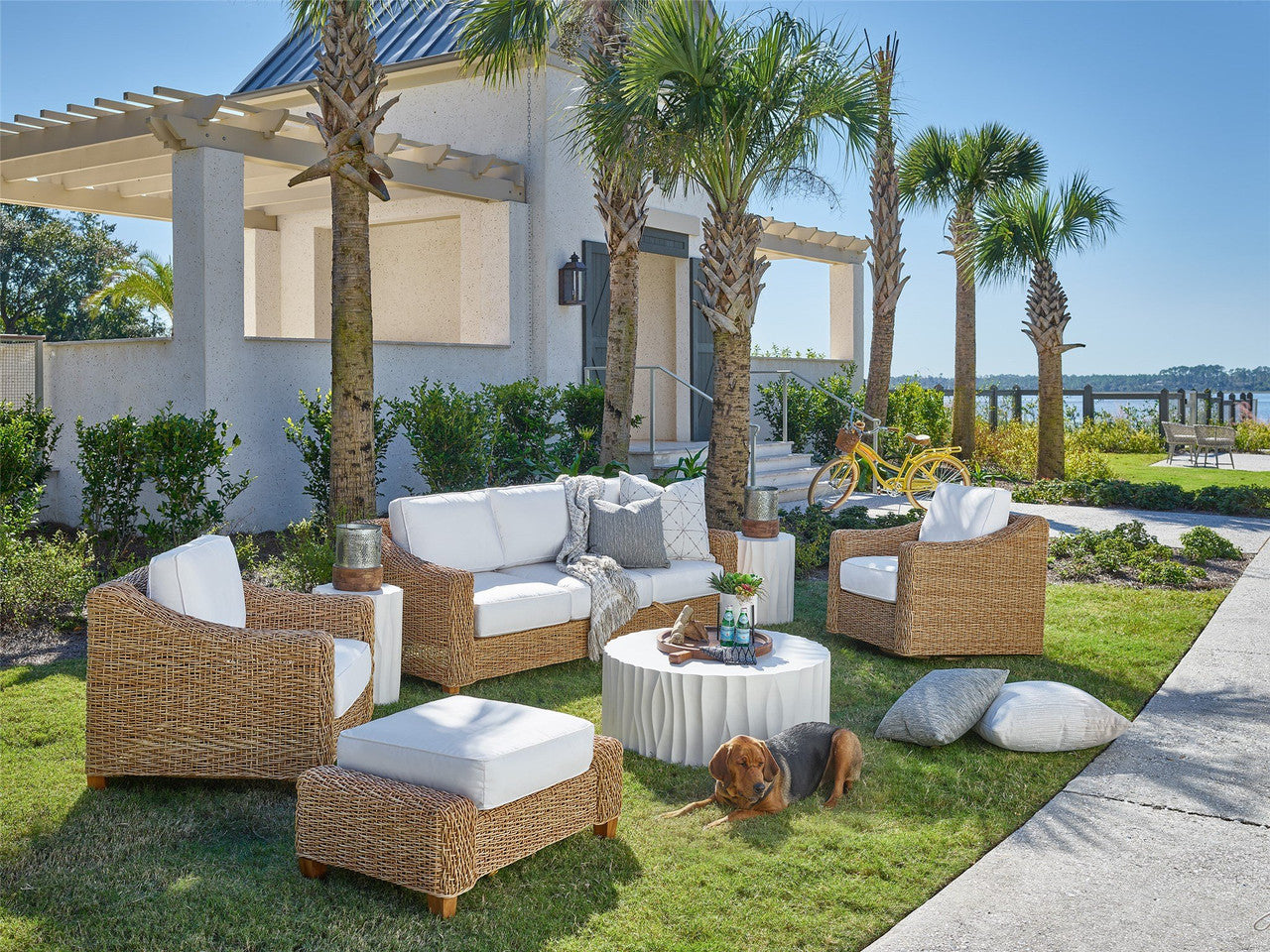 Coastal Living Outdoor Geneva Round Cocktail Table