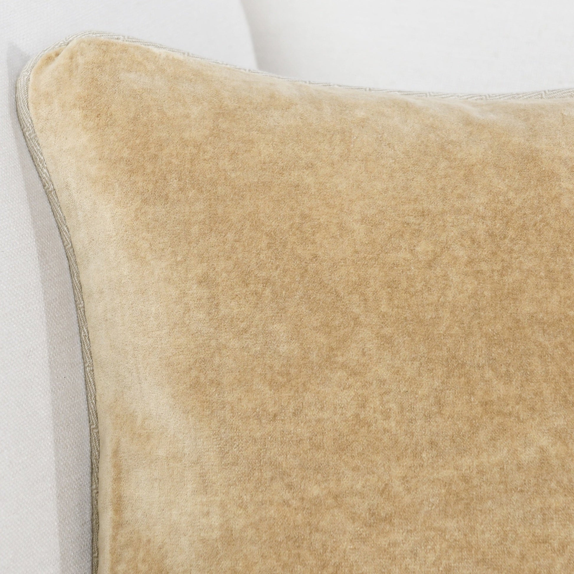 SLD Heirloom Velvet Multiple Sizes - Wheat - 18"x18"