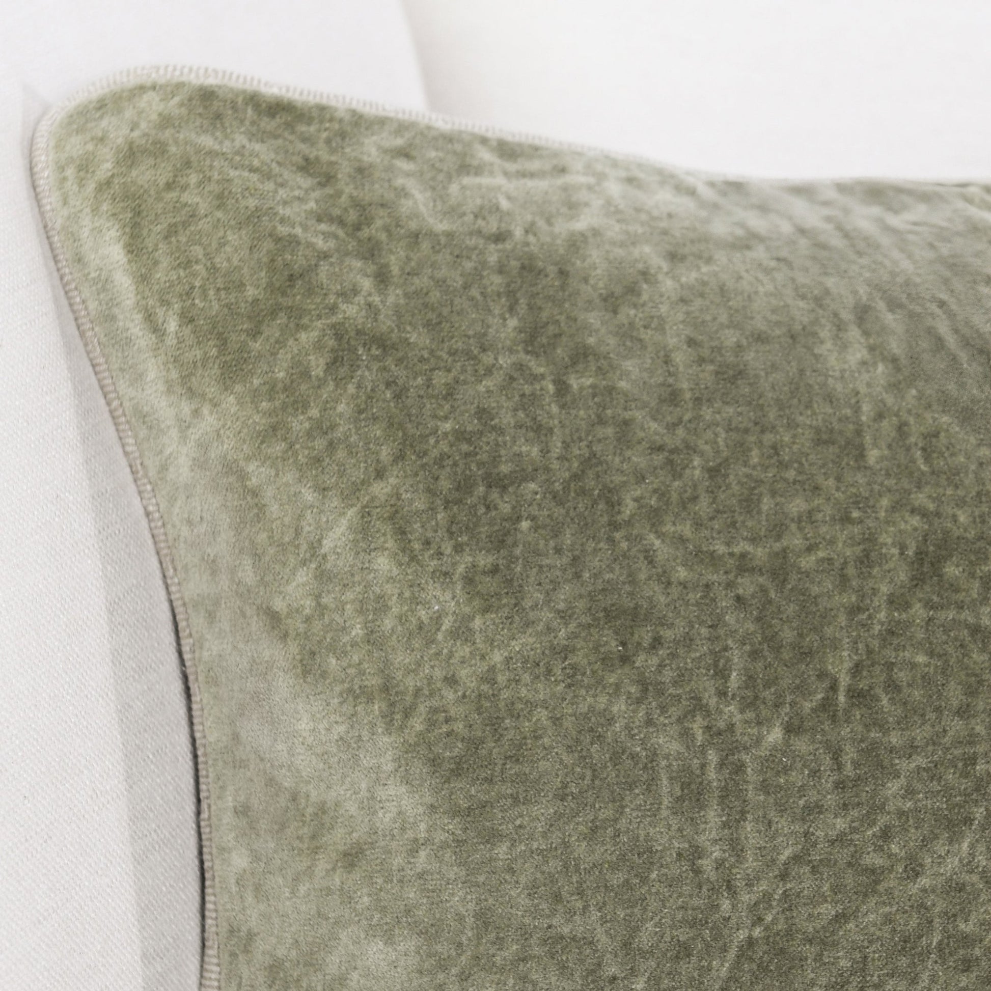 SLD Heirloom Velvet Multiple Sizes - Moss - 18"x18"