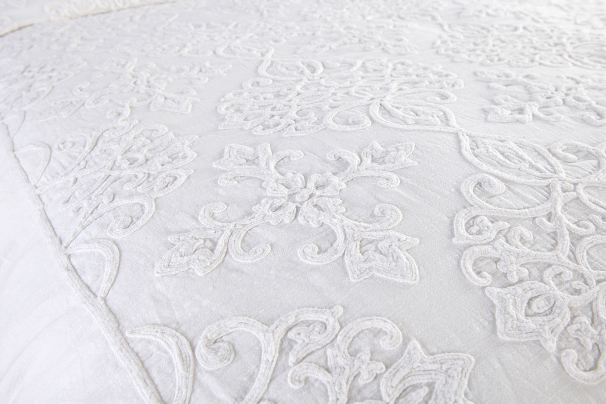Reagan Duvet Collection - White - King / Duvet