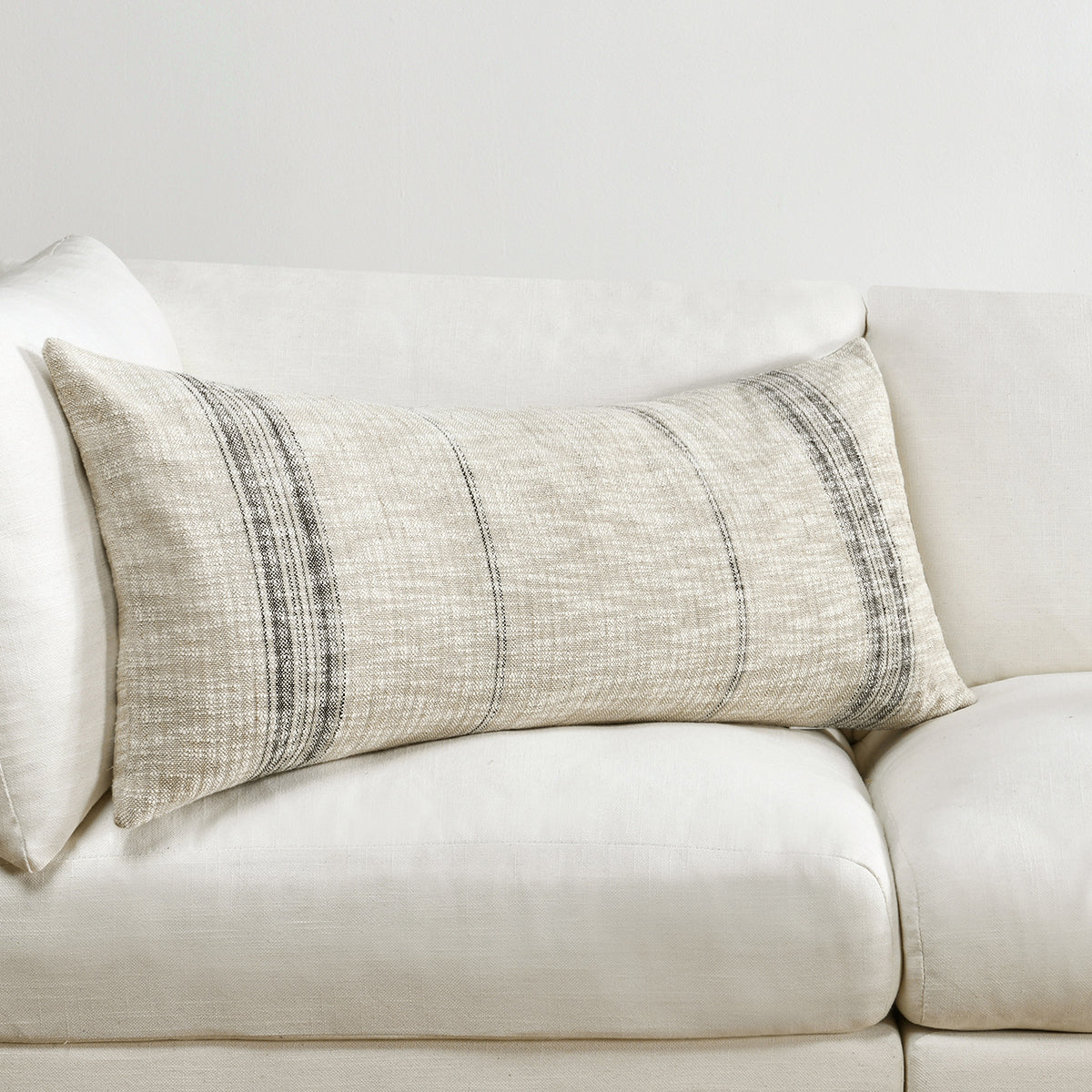TL Ria Multiple Sizes - Natural/Black - 22"x22"