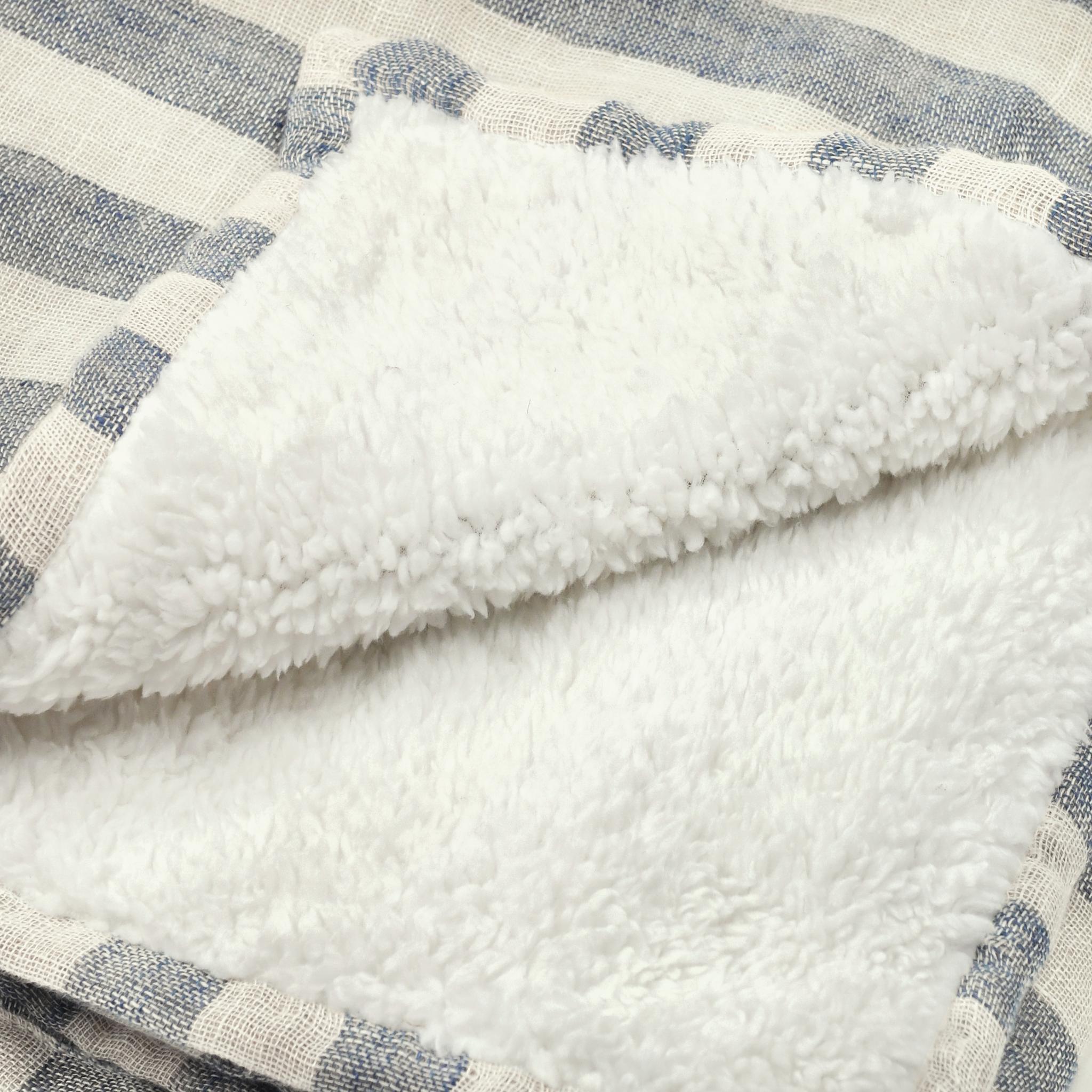 TC Cyprus 50x70 Throw - Ivory/Blue