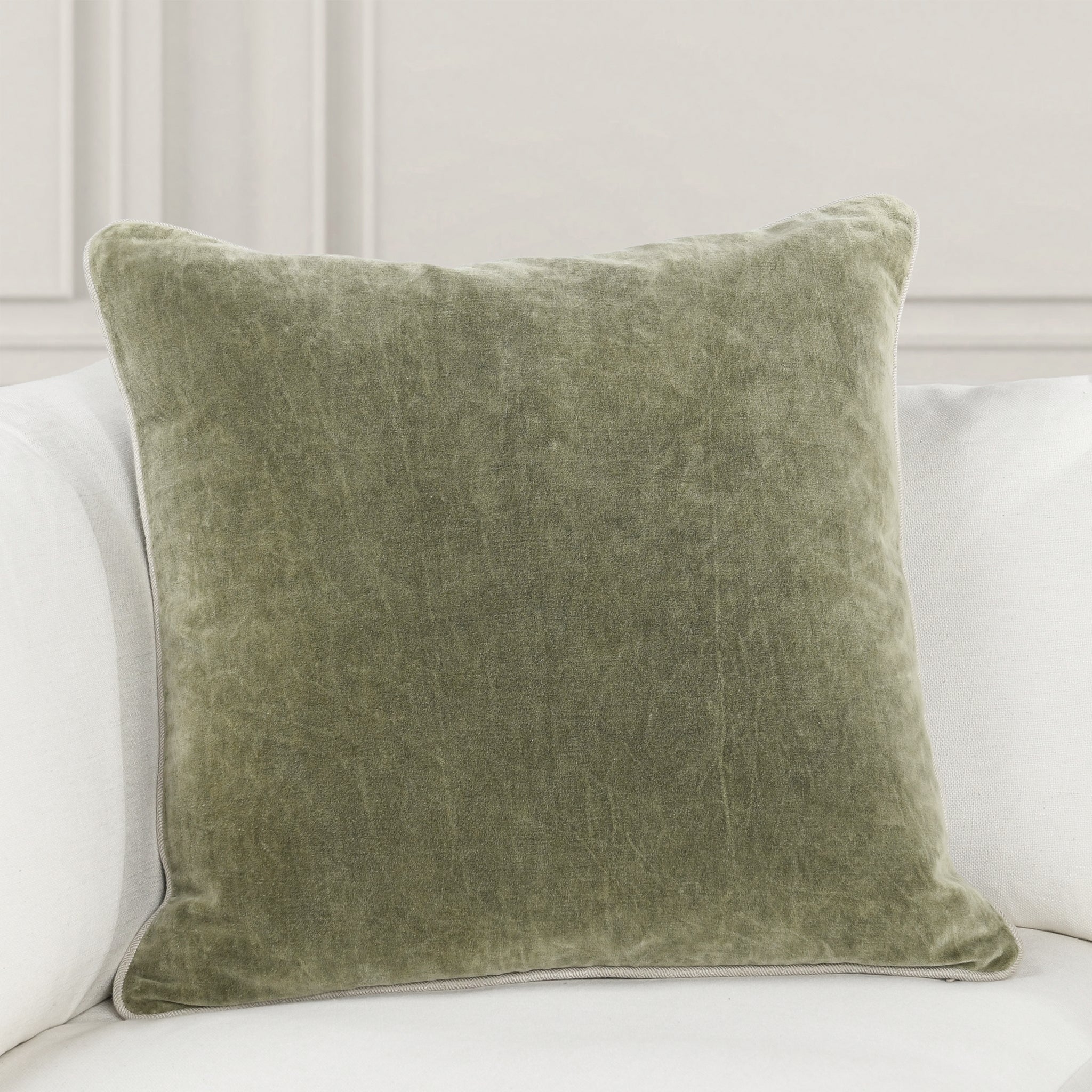 SLD Heirloom Velvet Multiple Sizes - Moss - 18"x18"