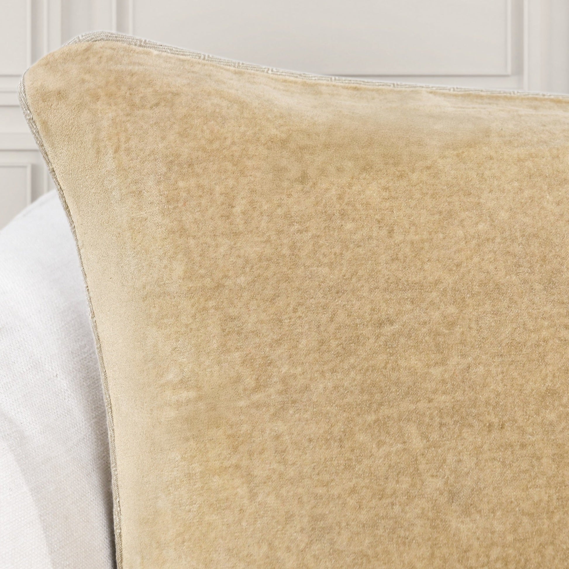 SLD Heirloom Velvet Multiple Sizes - Wheat - 18"x18"