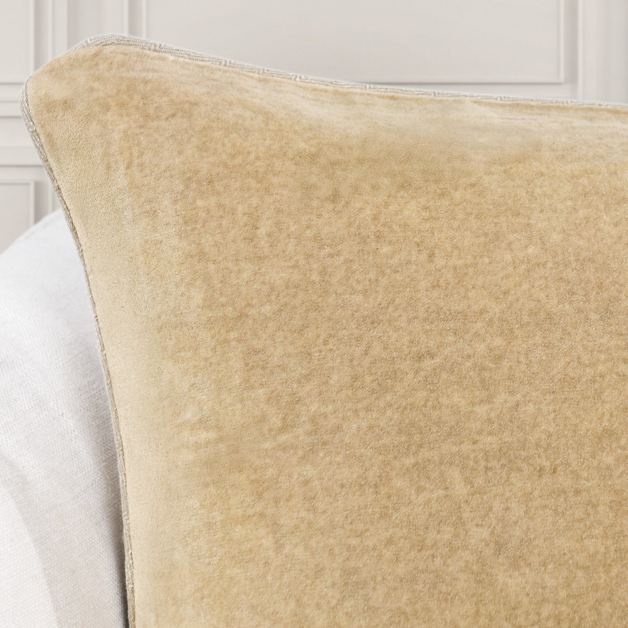 SLD Heirloom Velvet Multiple Sizes - Wheat - 18"x18"