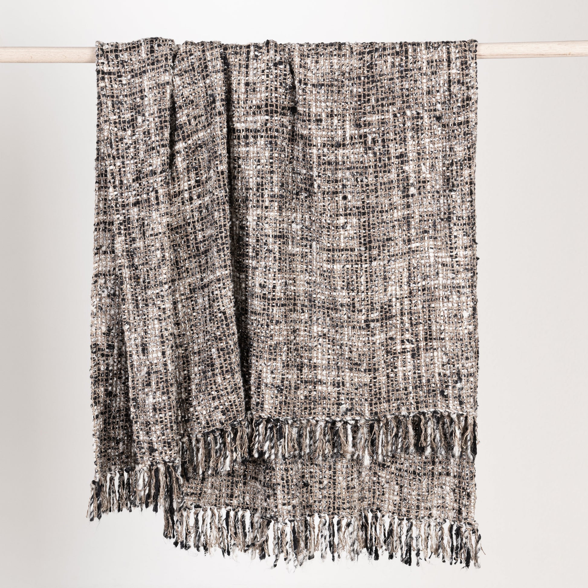 TC Porter 50x70 Throw - Black/Ivory