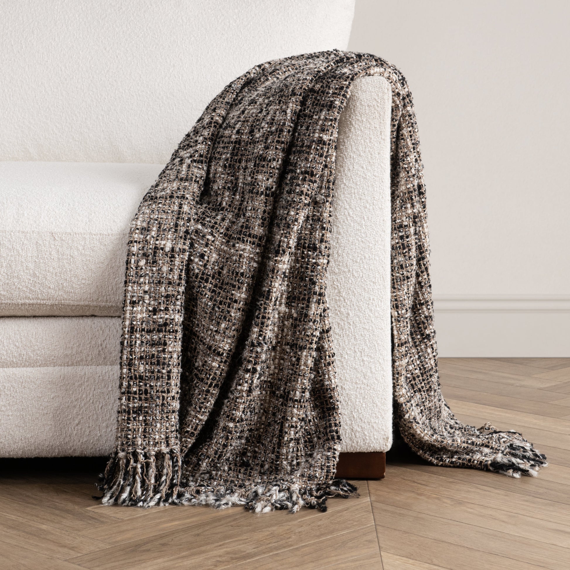 TC Porter 50x70 Throw - Black/Ivory