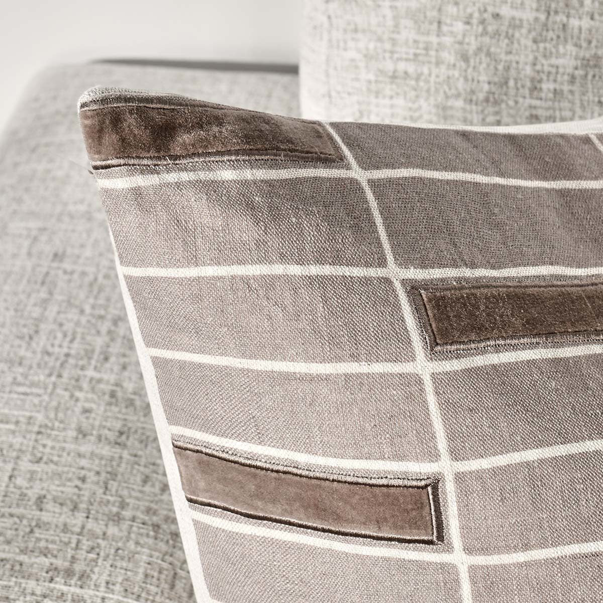 MP Breccia Taupe 22x22