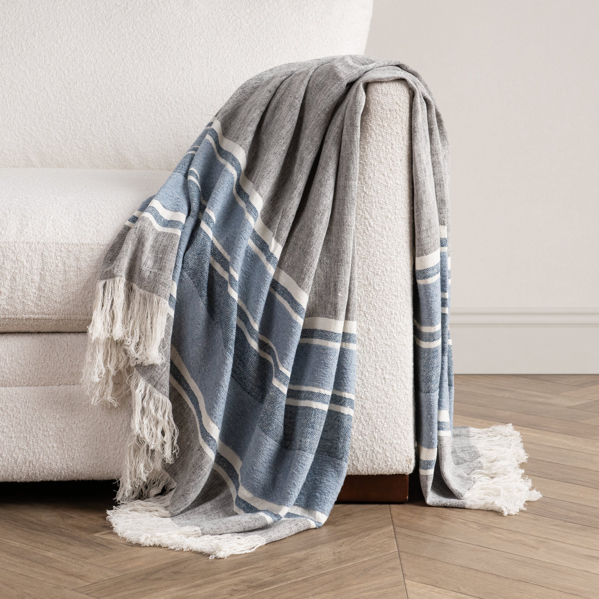 TC Lima Throw 50X70 - Capri Blue/Dark Gray