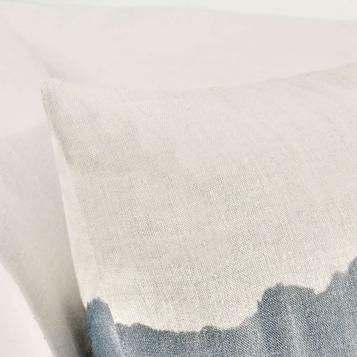 TL Cora 20x20 - Natural/ Denim Blue