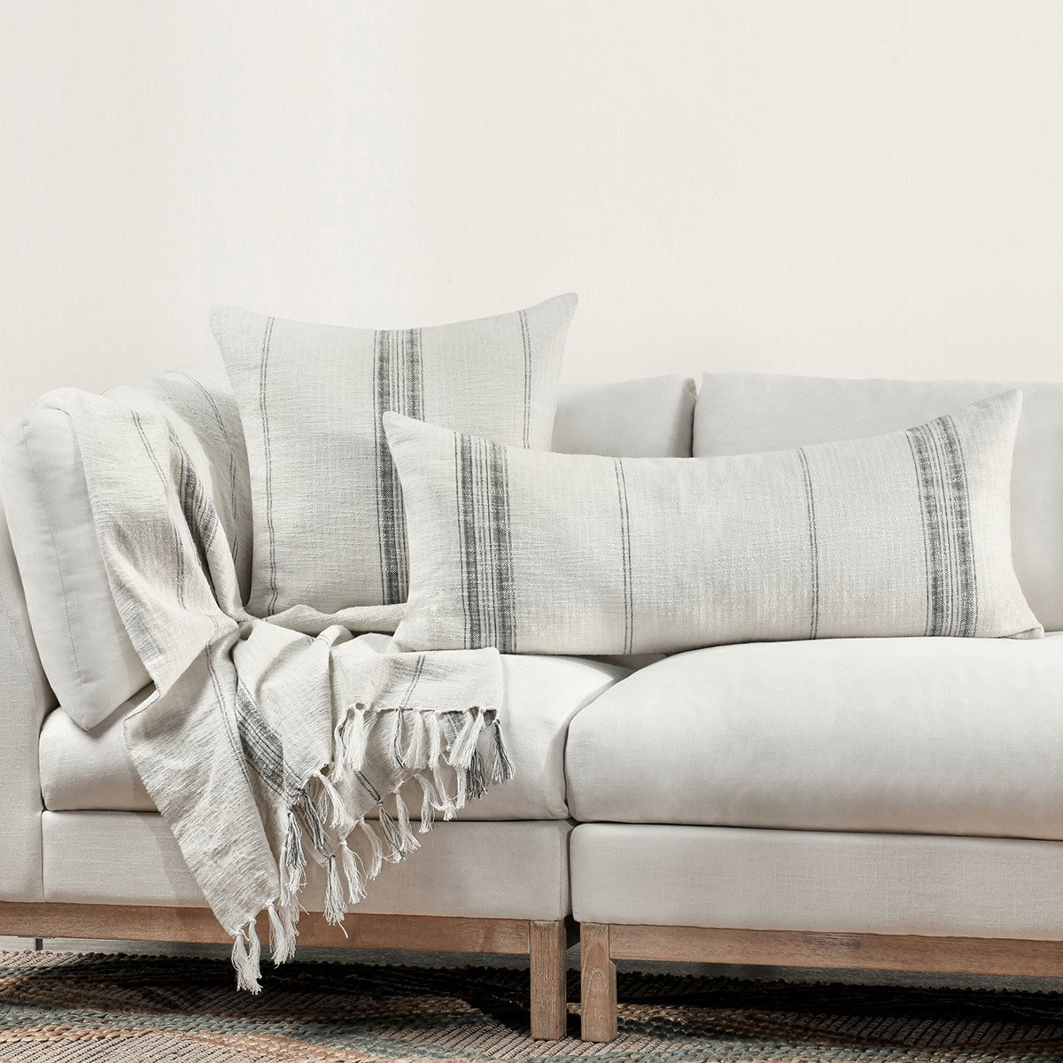 TL Ria Multiple Sizes - Natural/Black - 22"x22"