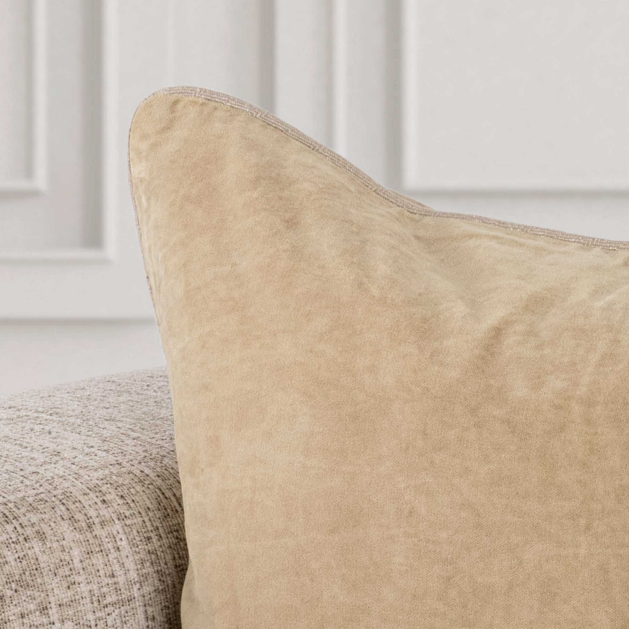 SLD Heirloom Velvet Multiple Sizes - Wheat - 18"x18"