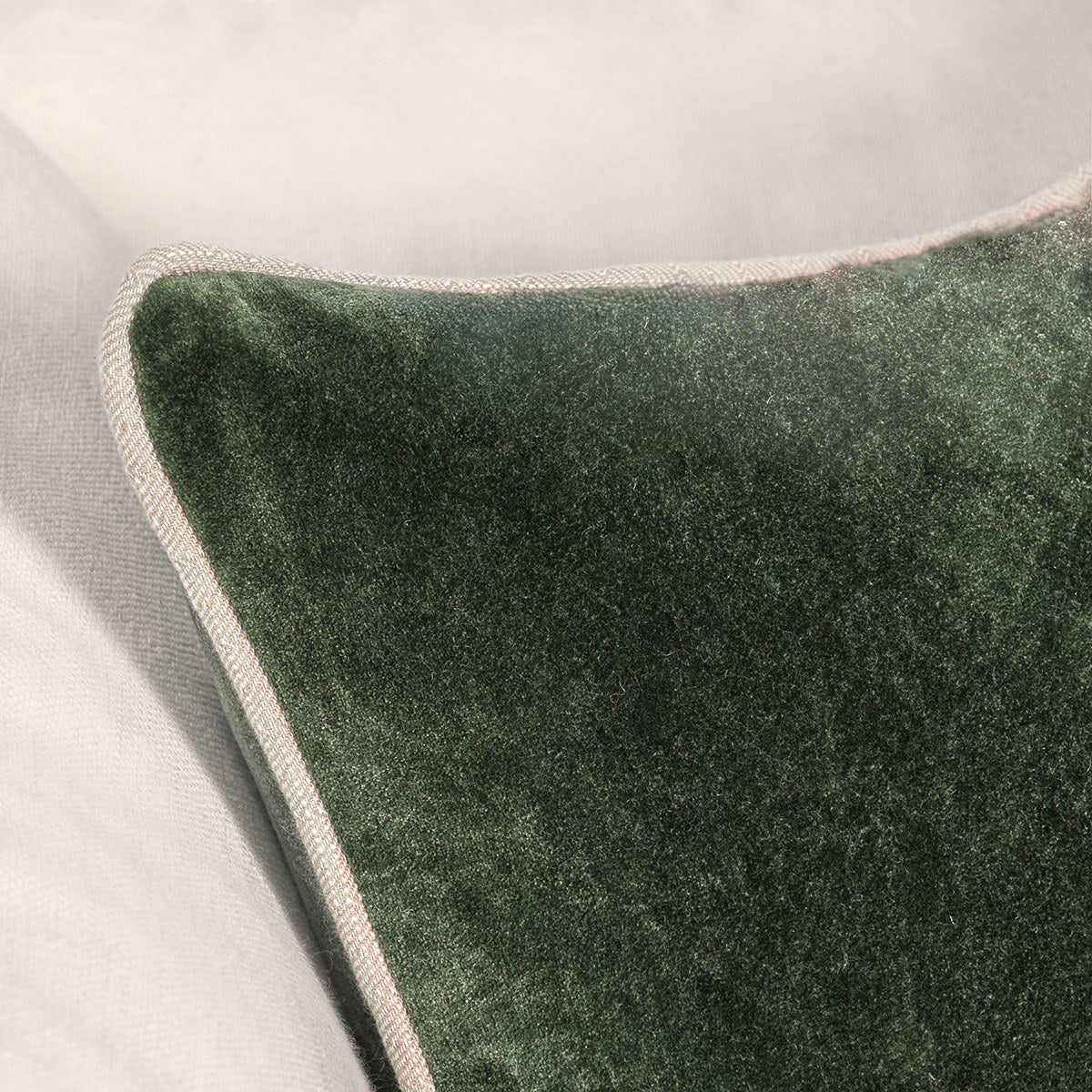 SLD Heirloom Velvet Multiple Sizes - Forest Green - 22"x22"