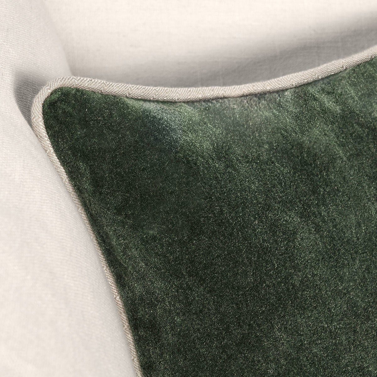 SLD Heirloom Velvet Multiple Sizes - Forest Green - 22"x22"