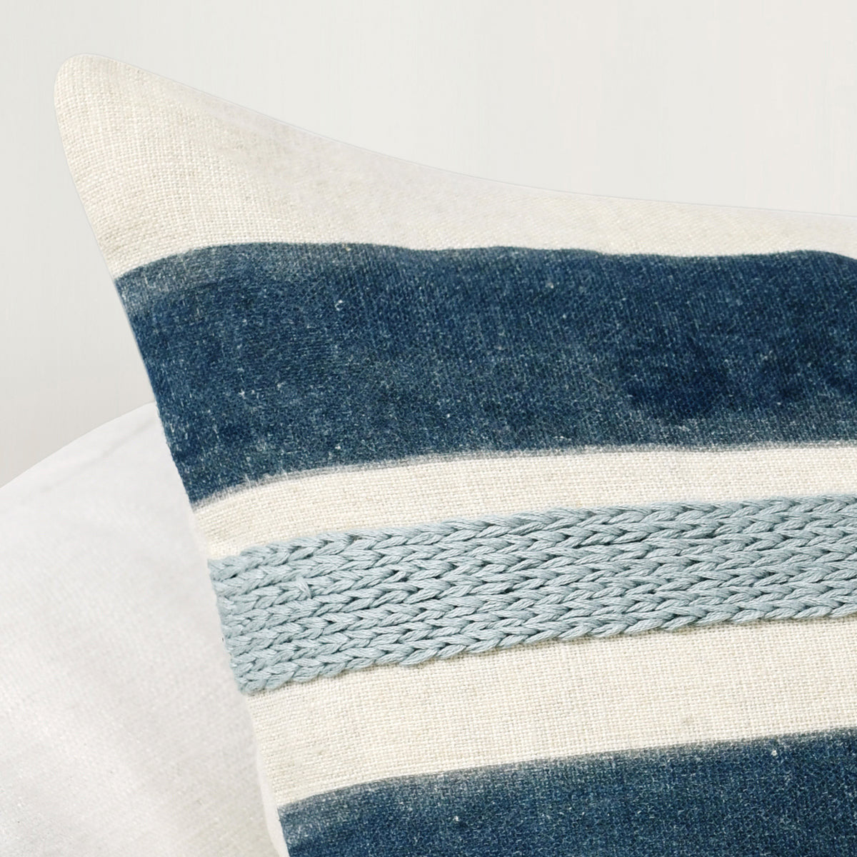 CA Seiano Ivory/Blue 22x22