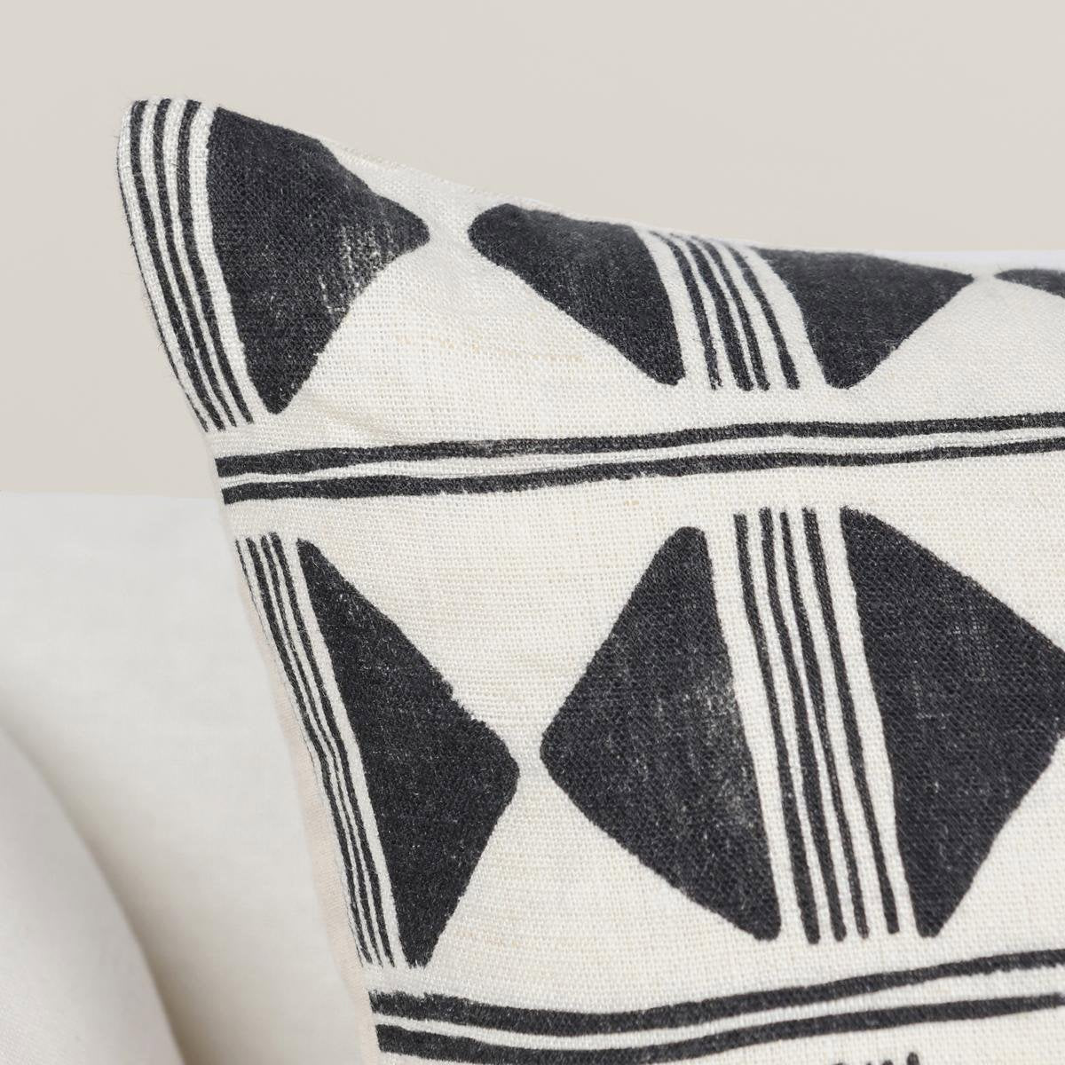 RO Nubia Multiple Sizes - Black/White - 18" Round
