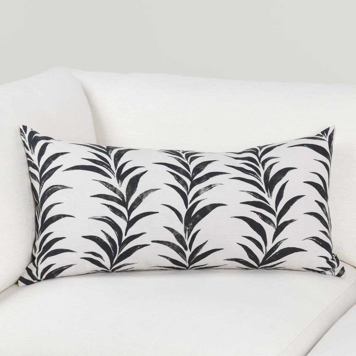 RO Alula Multiple Sizes - Black/White - 22"x22"