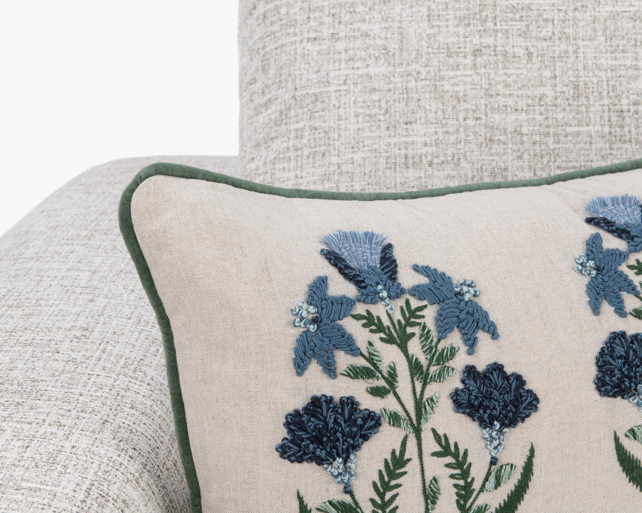 NV Belcourt 14x26 - Floral Natural/Blue