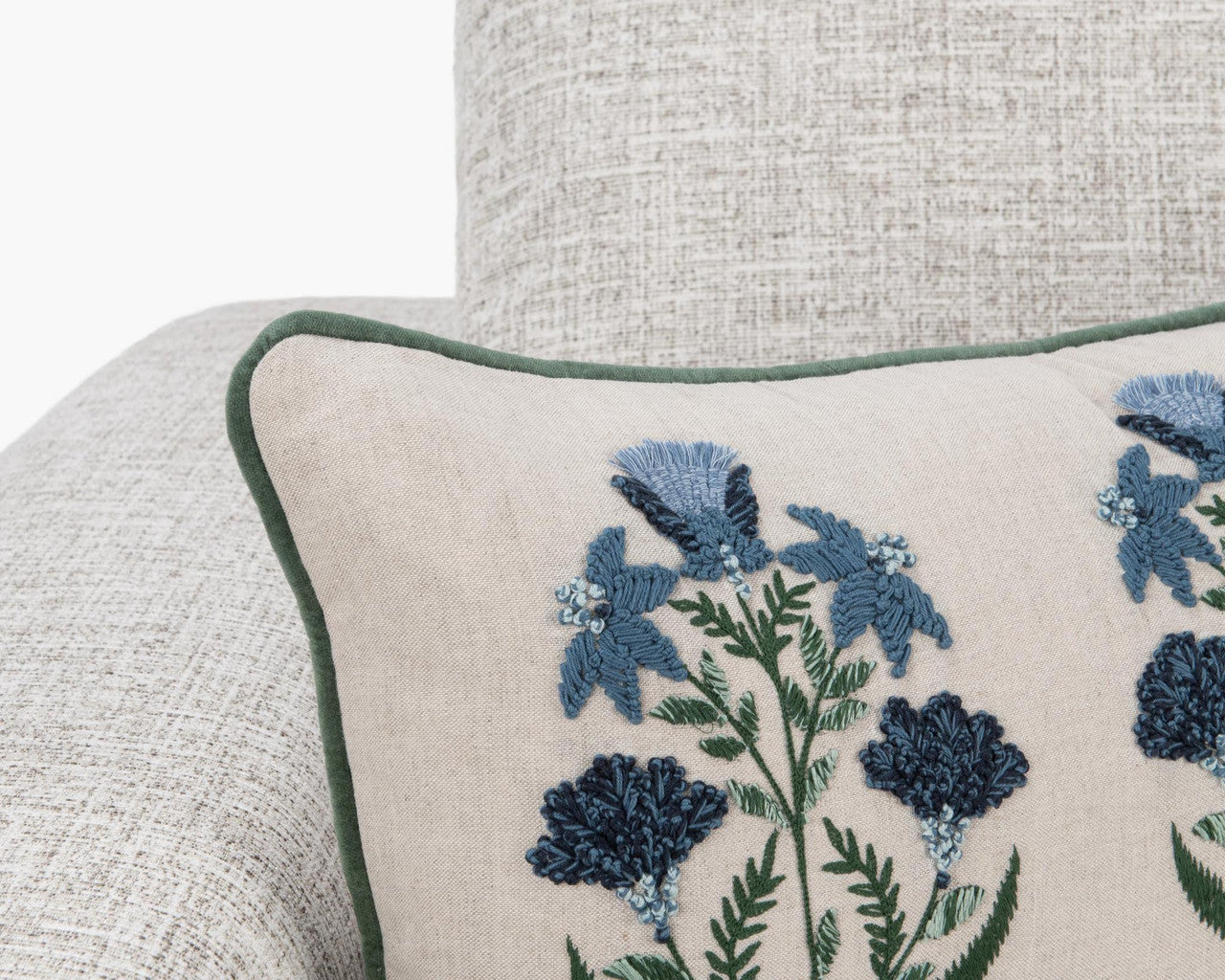 NV Belcourt Floral Natural/Blue 14x26