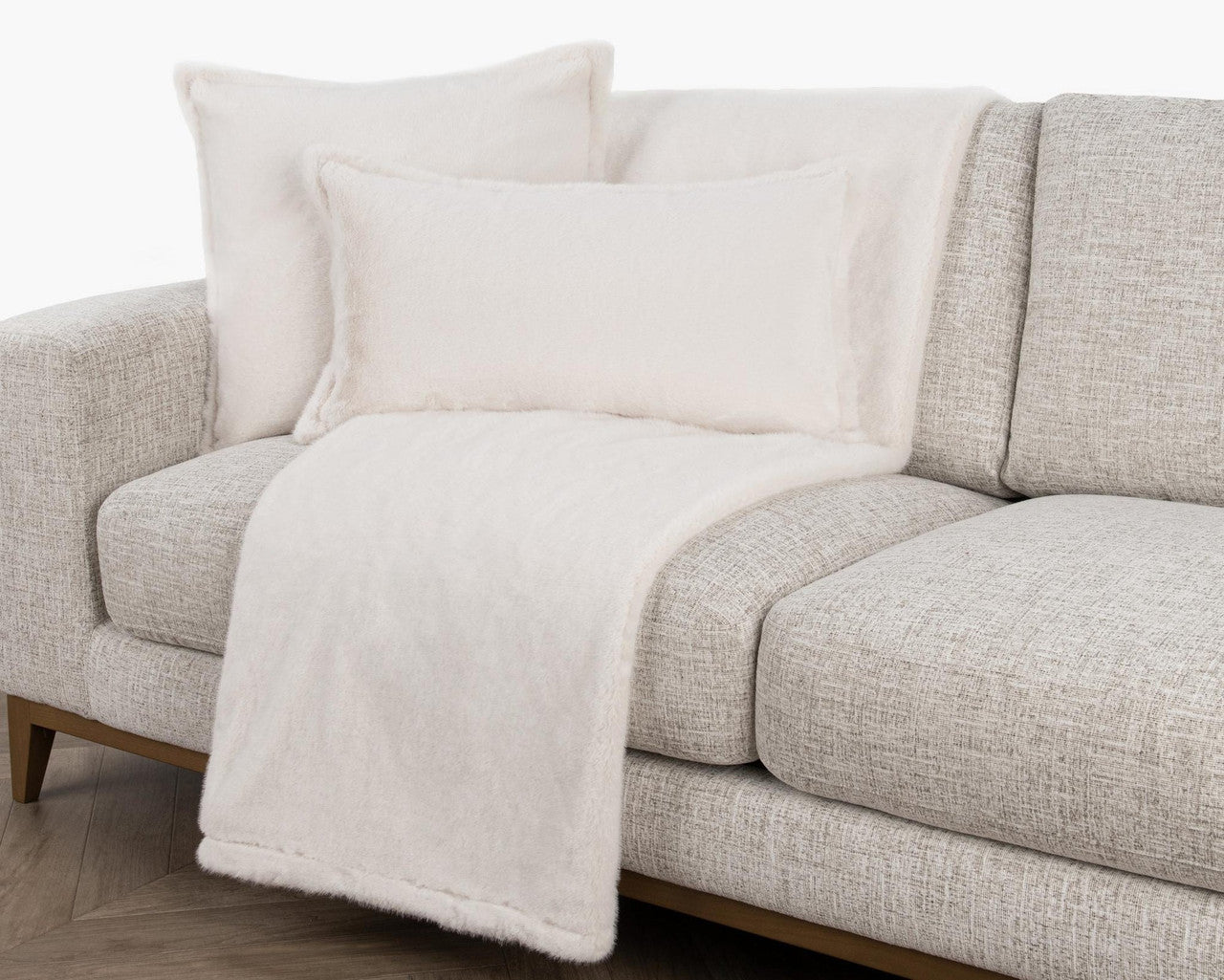 TC Taiga Faux Fur Ivory Throw 50x70