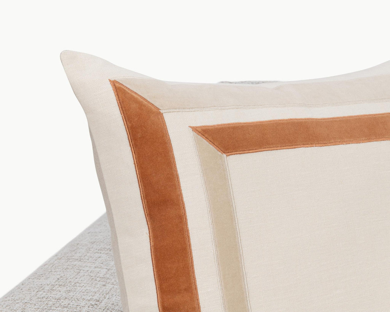 NV Maybrook Ivory/Natural 22x22
