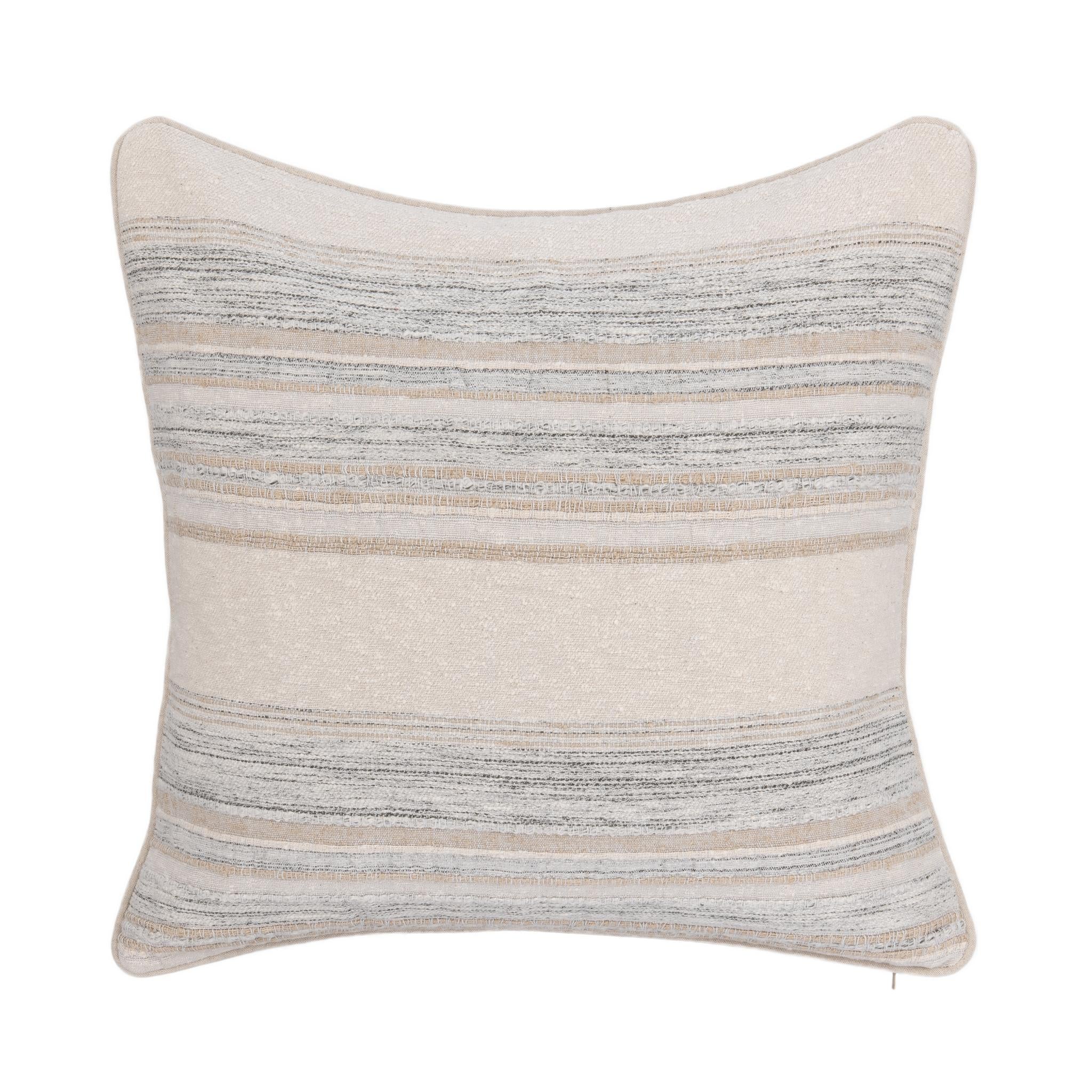 TQ Rockport Multi Multiple Sizes - Ivory - 22x22