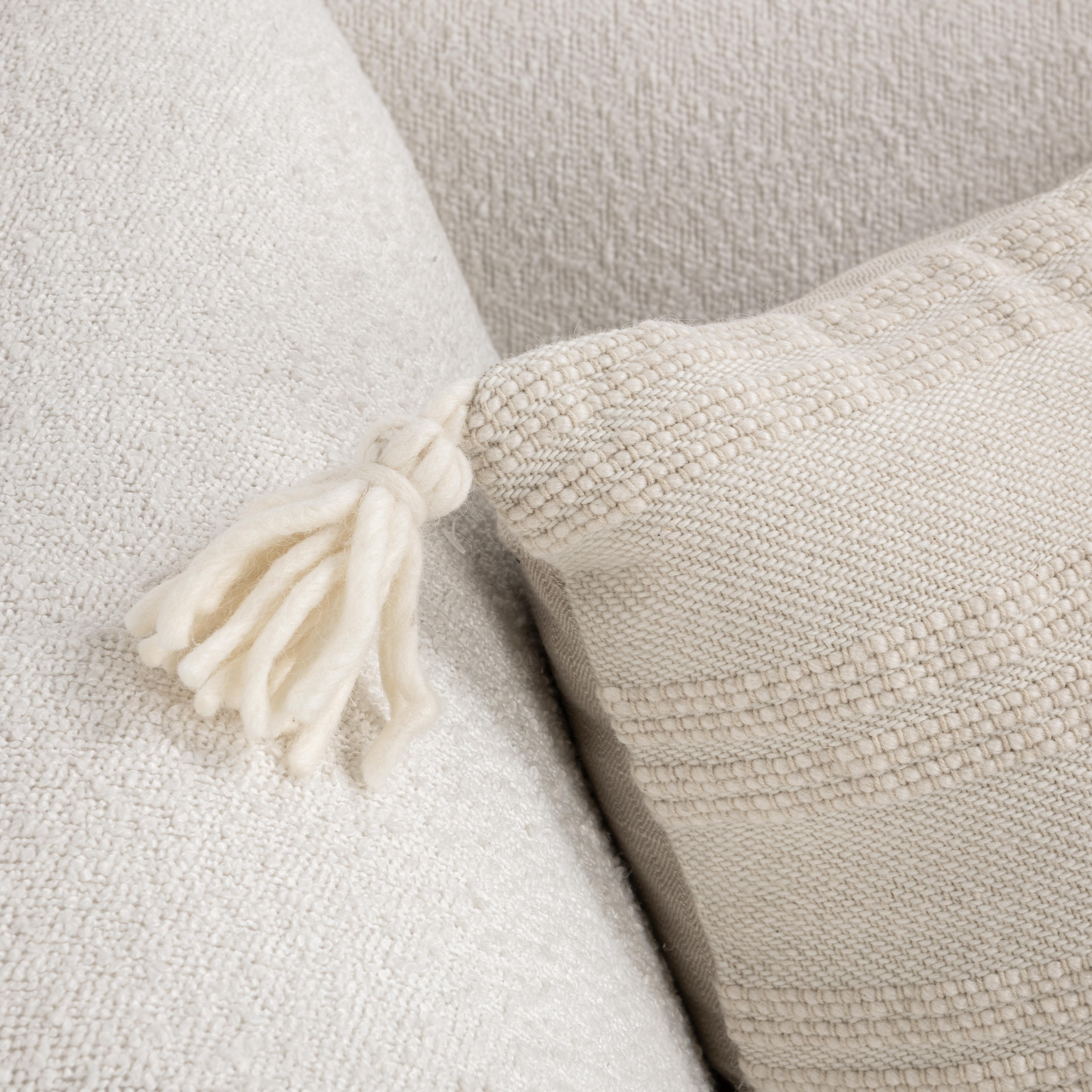 TQ York Multiple Sizes - Natural/Ivory - 22x22