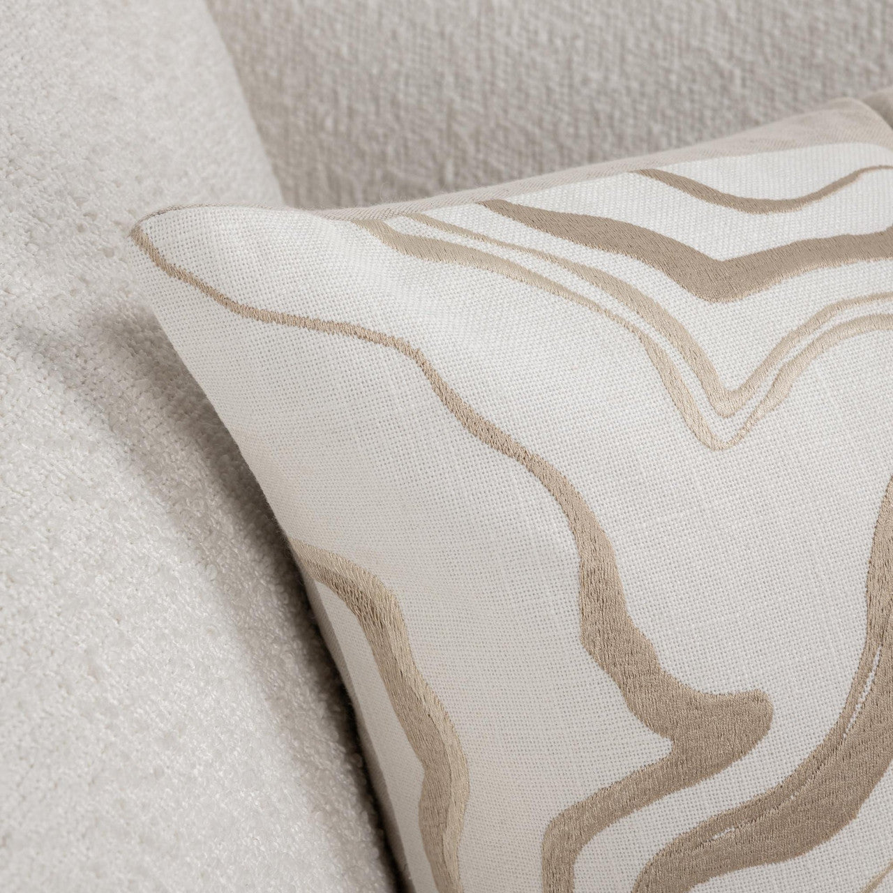 TQ Drift Ivory/Natural 22x22