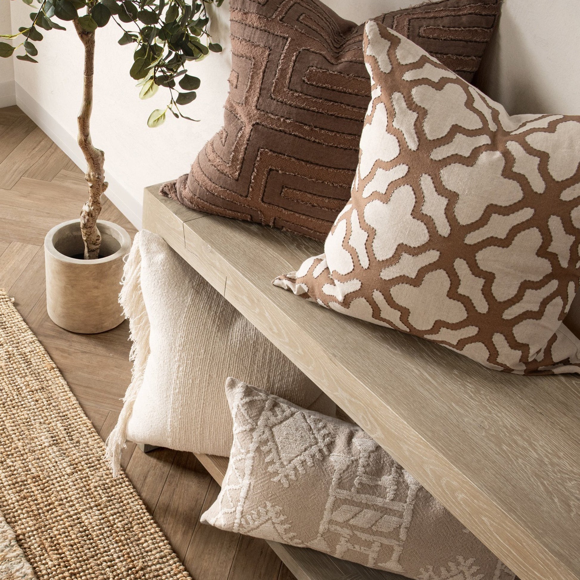 LN Mullan 22x22 - Frothed Brown