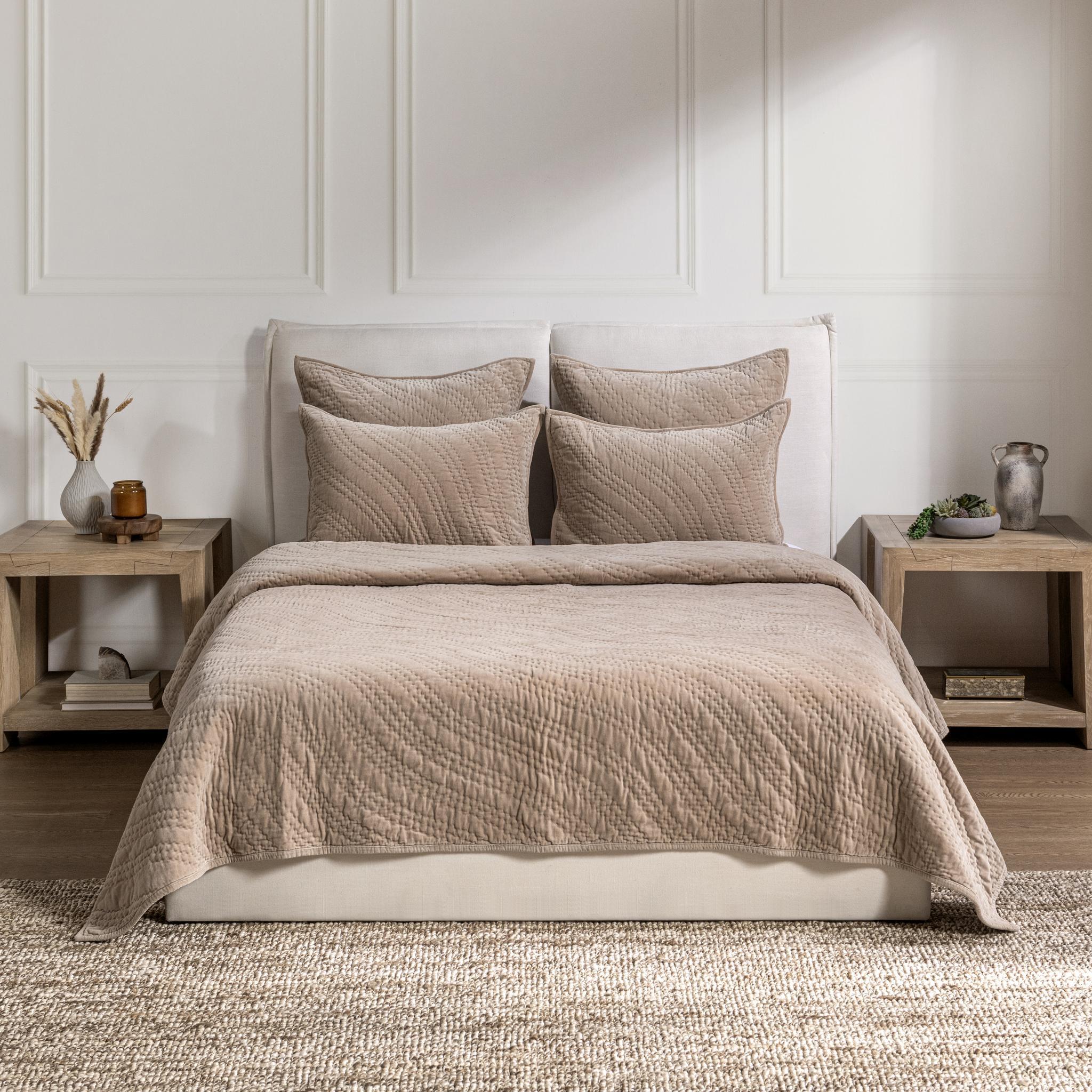 Elms Velvet Quilt Collection - Velvet Pebble - King / Set