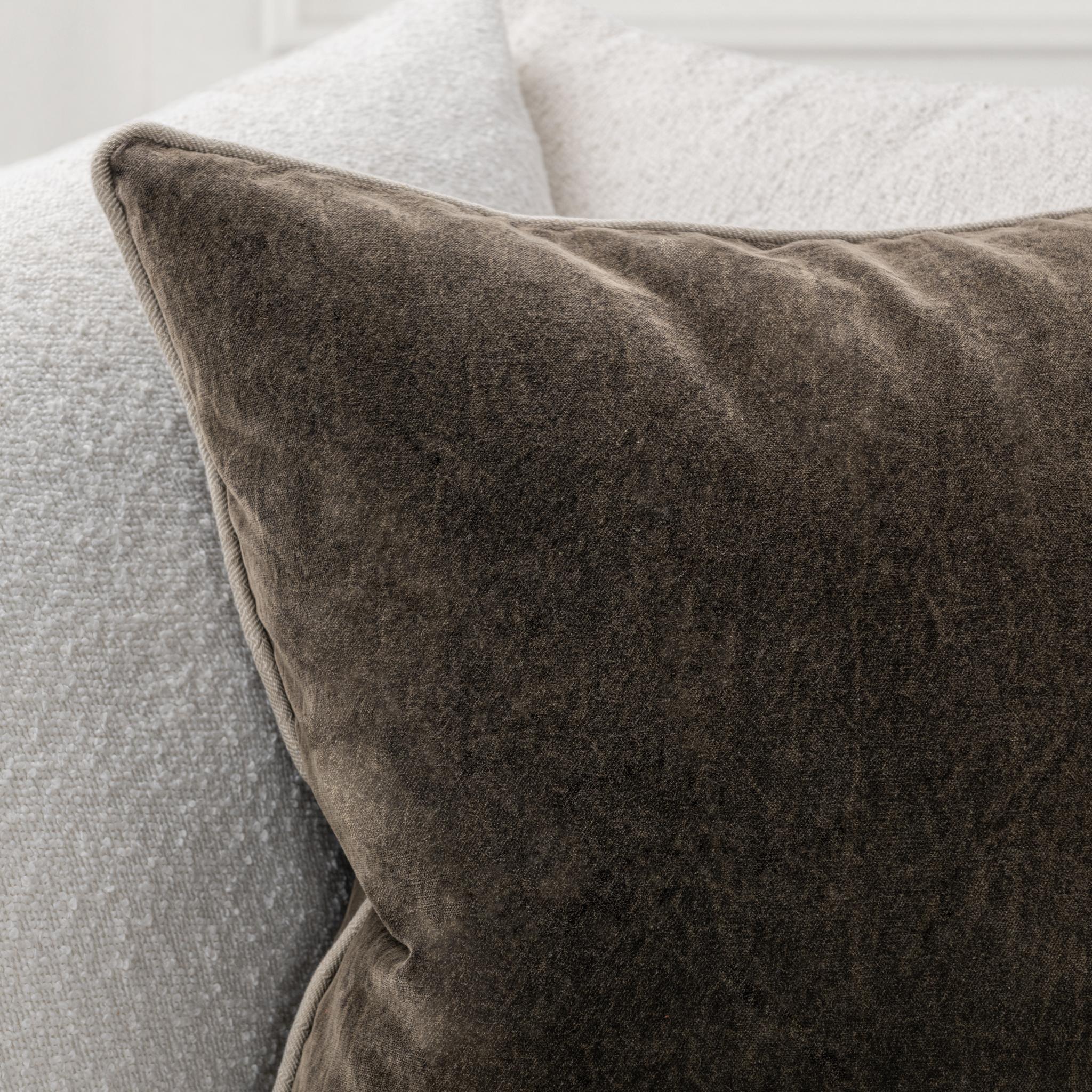 SLD Heirloom - Velvet Dark Clove - 22x22