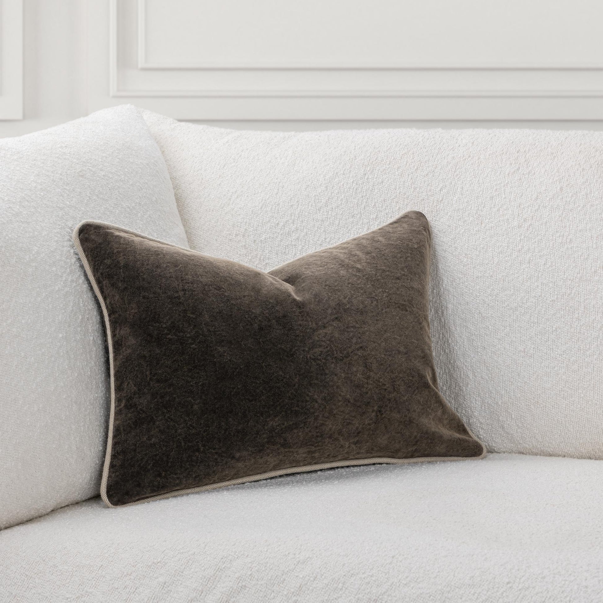 SLD Heirloom - Velvet Dark Clove - 22x22