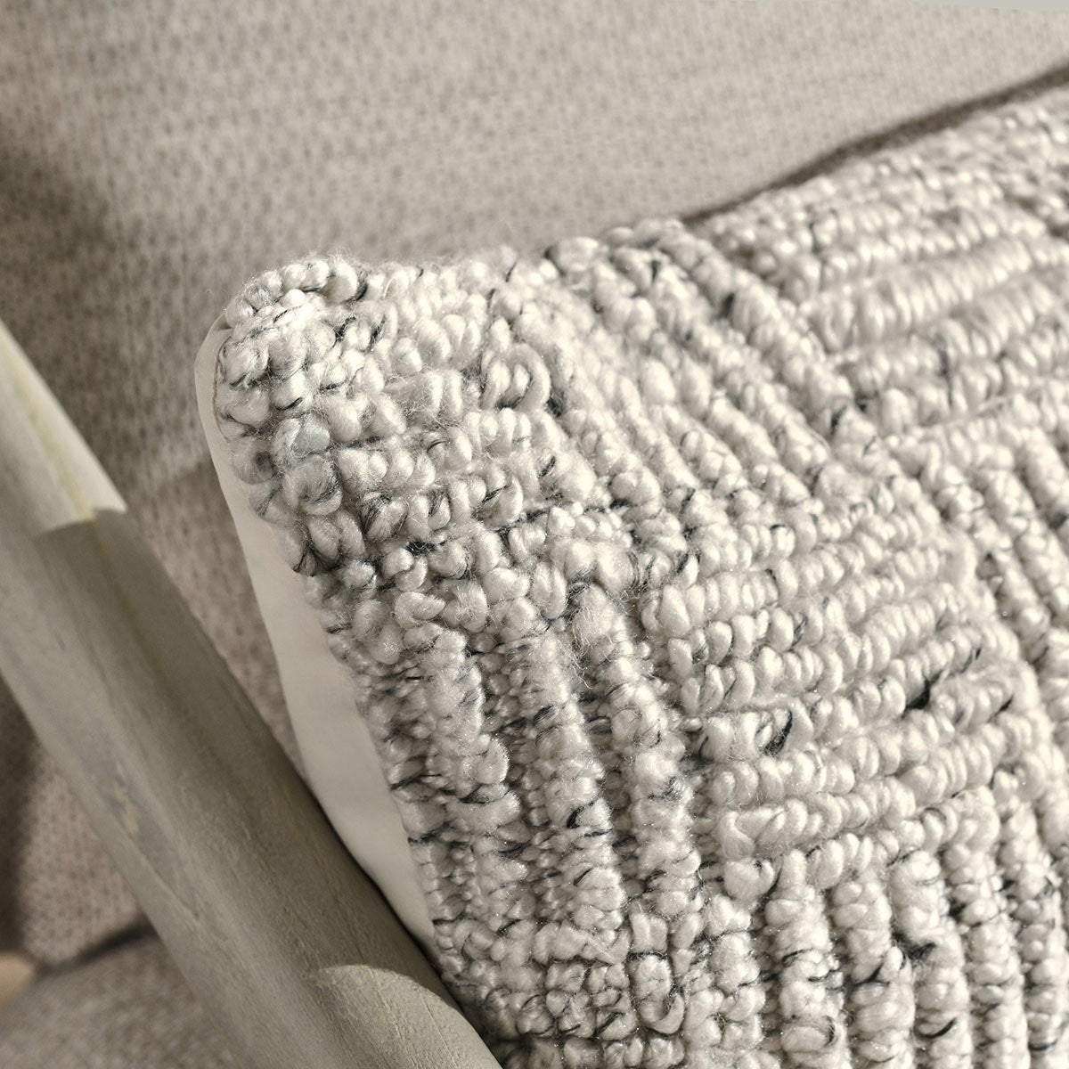 Performance Vico Multi Size - Ivory Multi - 22"x22"