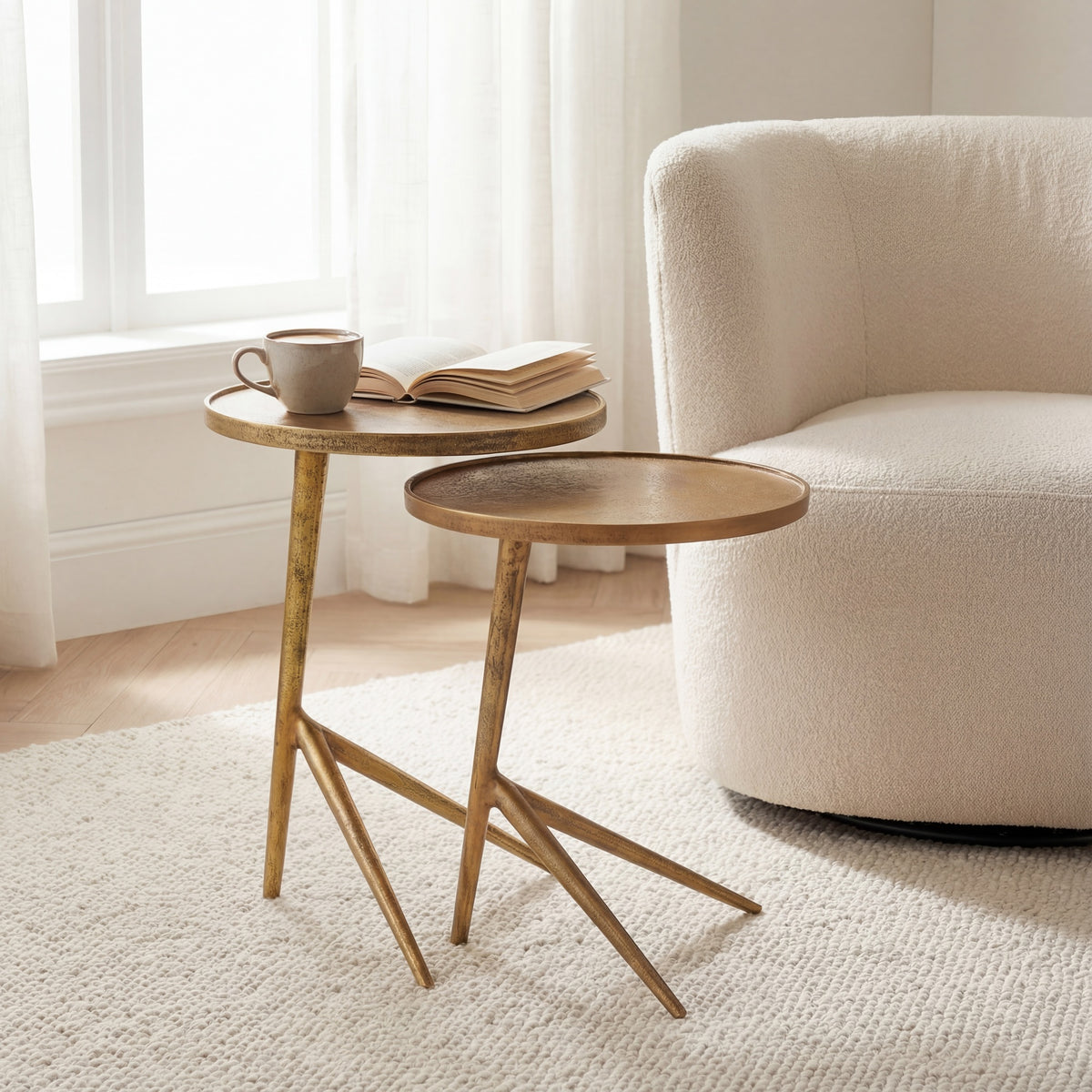 Leo End Table Antique Brass, 22.5" by Urbia - detail 6