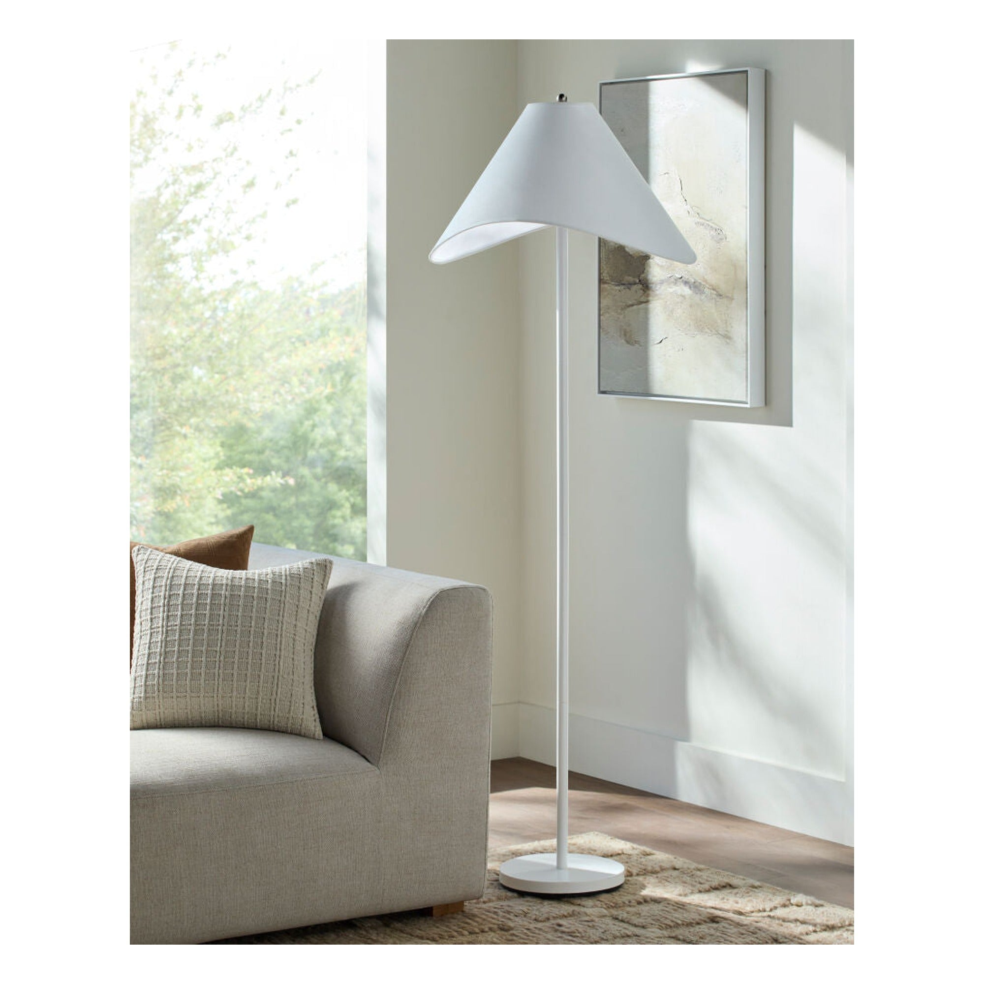Apuila Accent Floor Lamp API-013 - styleshot