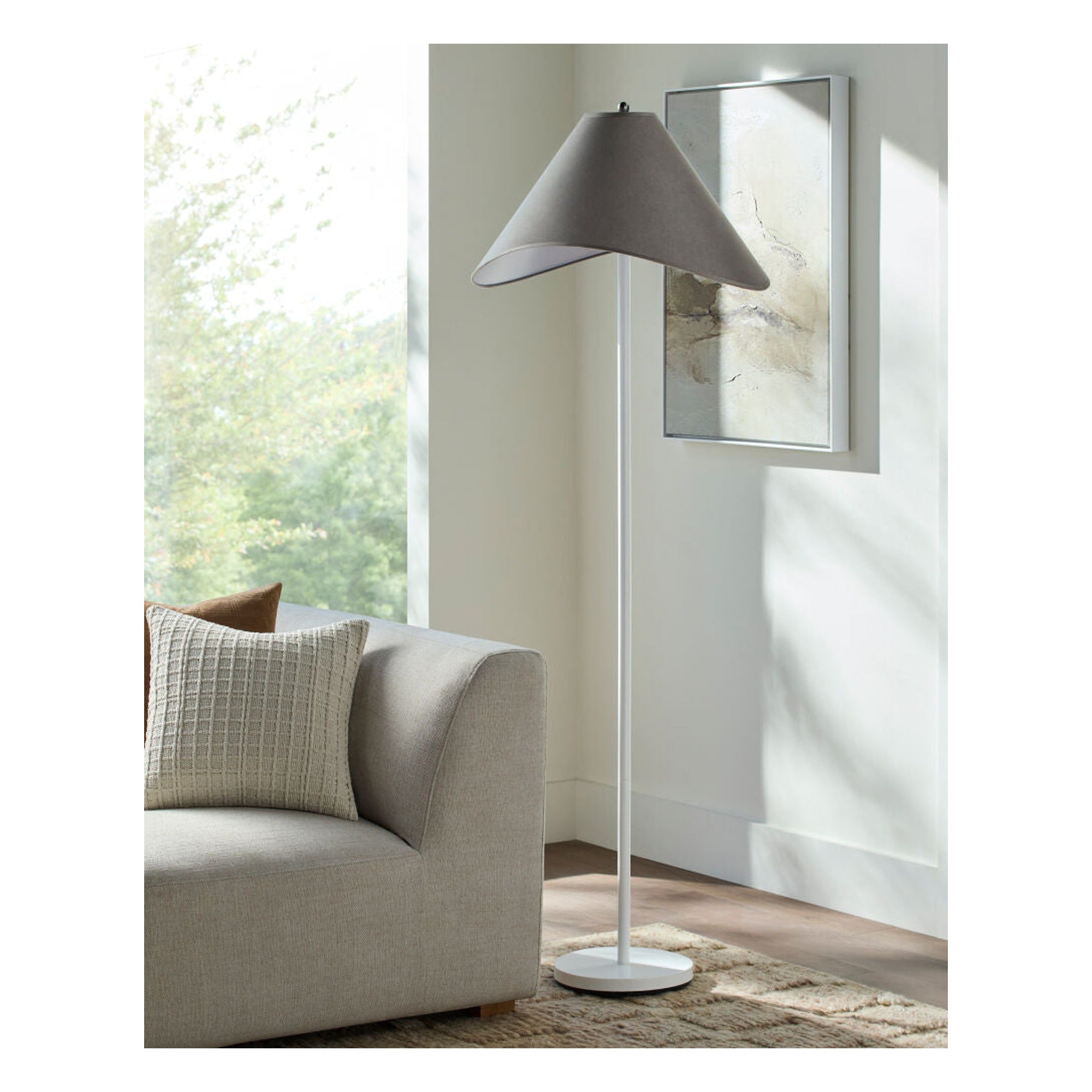 Apuila Accent Floor Lamp API-014 - styleshot